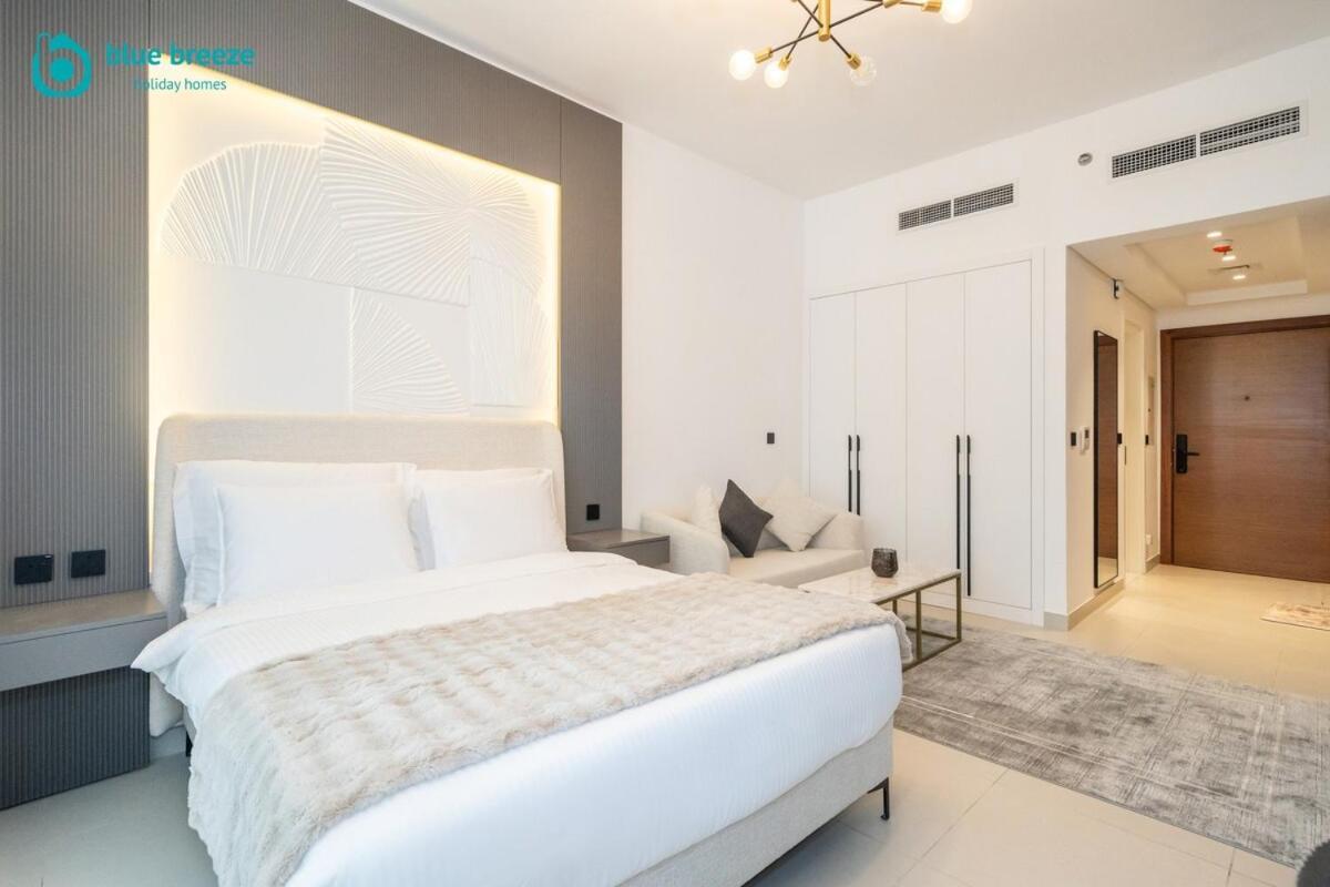 Apartment Blue Breeze - Trendy With Balcony & Stylish Interiors *