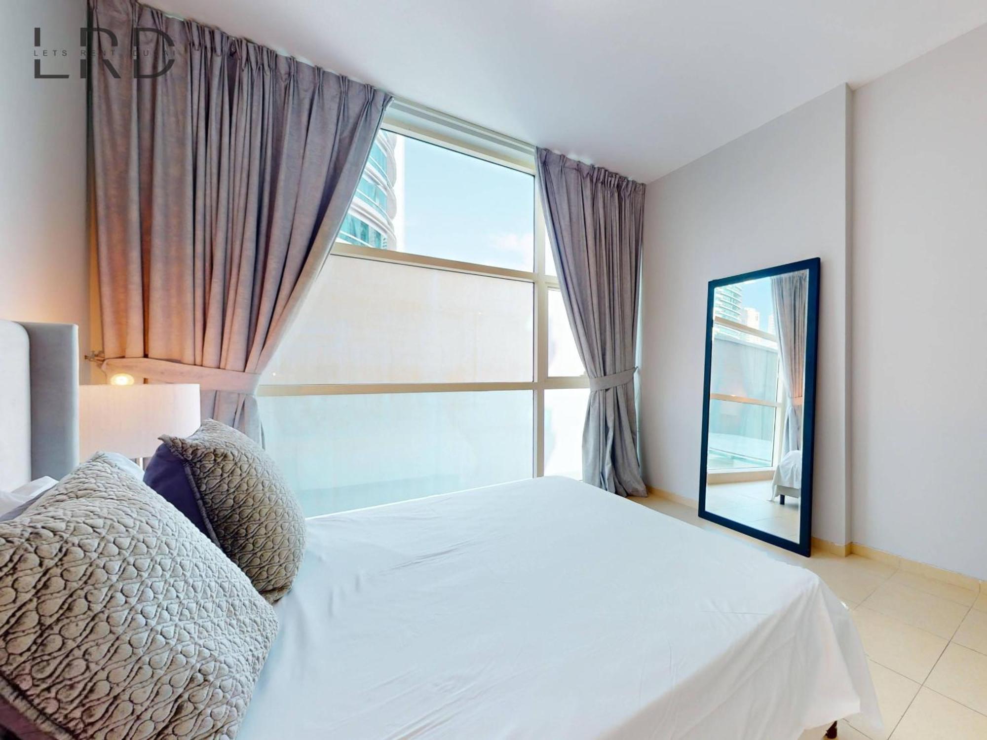 Apartment Stylish 2br Steps From Metro And Marina Mall Dubai