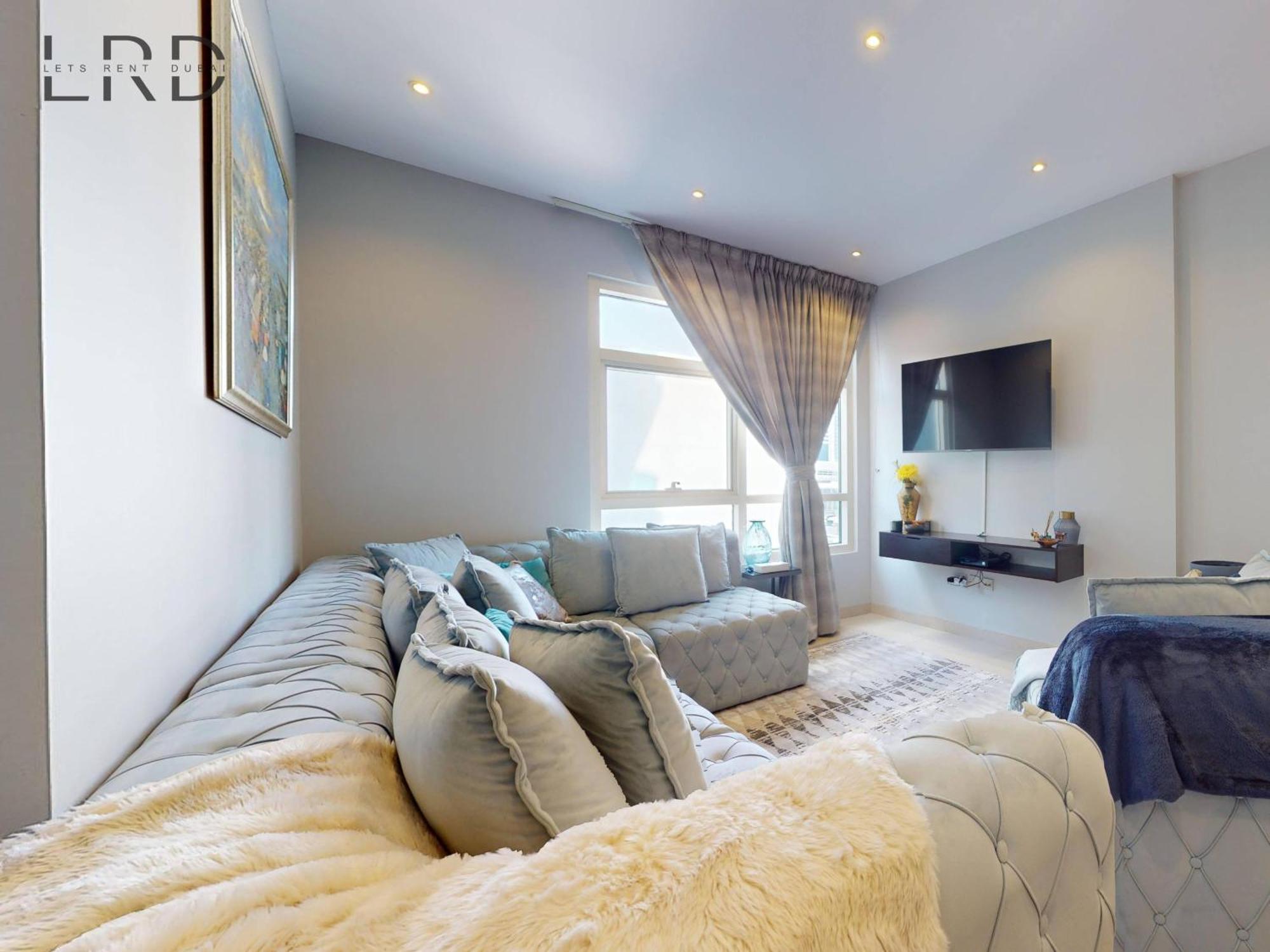 Stylish 2br Steps From Metro And Marina Mall *