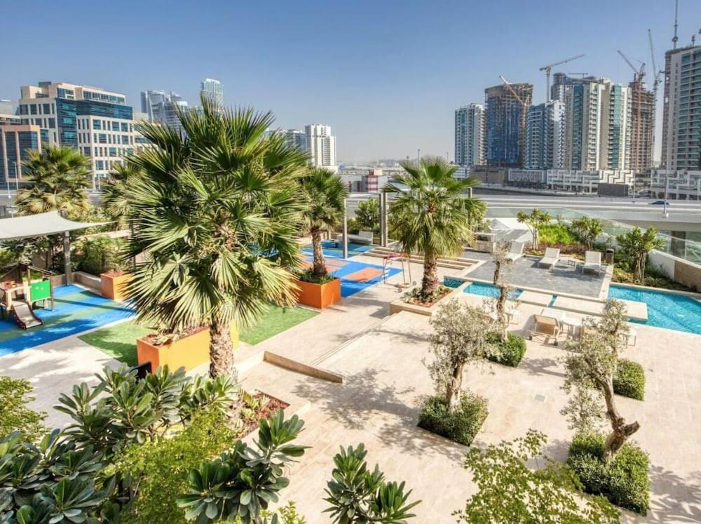 Vogue Damac Maison Prive Balcony & Pool With Canal View Prime Business Bay Location, Steps From Downtown & Burj Khalifa Apartment