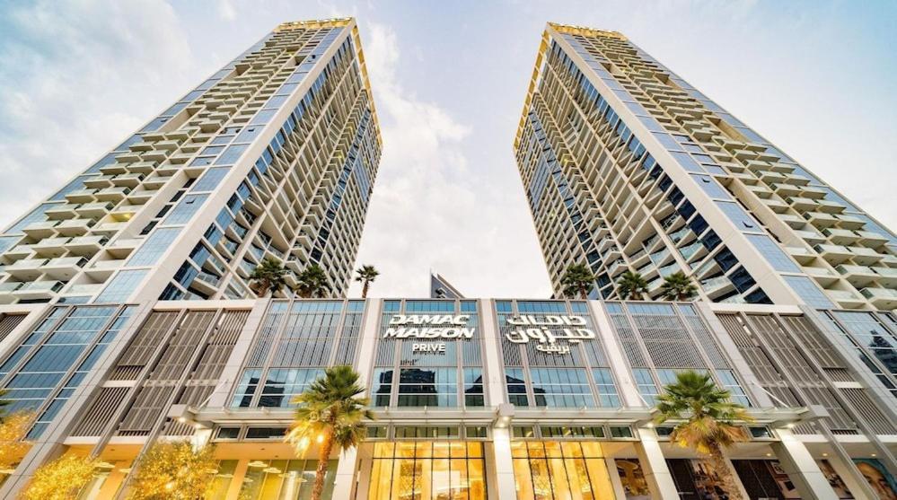 Apartment Vogue Damac Maison Prive Balcony & Pool With Canal View Prime Business Bay Location, Steps From Downtown & Burj Khalifa *