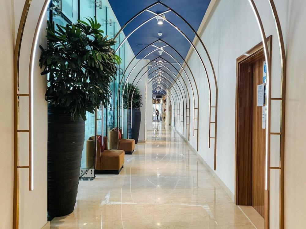 Apartment Vogue Damac Maison Prive Balcony & Pool With Canal View Prime Business Bay Location, Steps From Downtown & Burj Khalifa