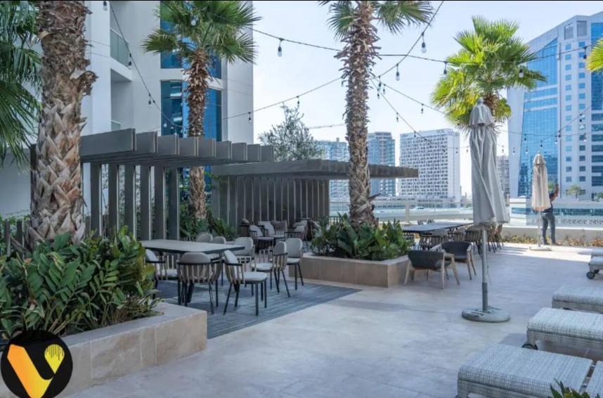 Vogue Damac Maison Prive Balcony & Pool With Canal View Prime Business Bay Location, Steps From Downtown & Burj Khalifa * Dubai