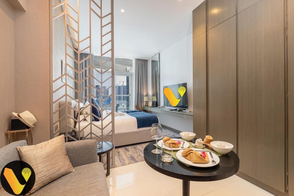 Apartment Vogue Damac Maison Prive Balcony & Pool With Canal View Prime Business Bay Location, Steps From Downtown & Burj Khalifa