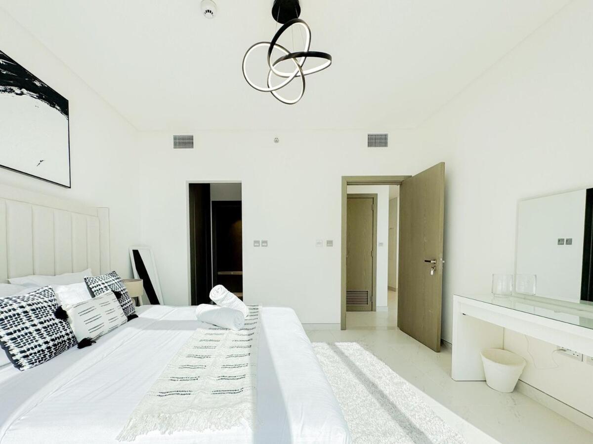Apartment Azure - 1-bed Luxury By Crystal Lagoon, Downtown *
