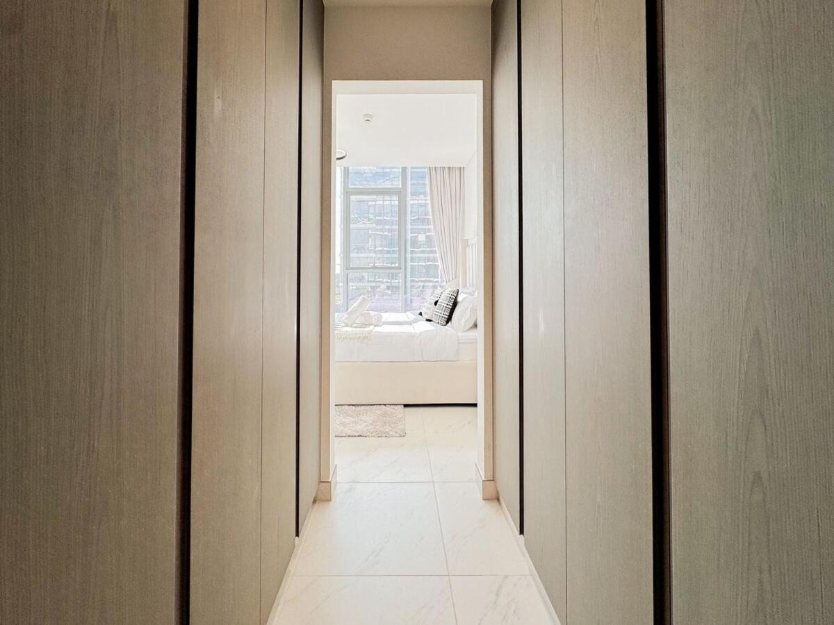 Azure - 1-bed Luxury By Crystal Lagoon, Downtown