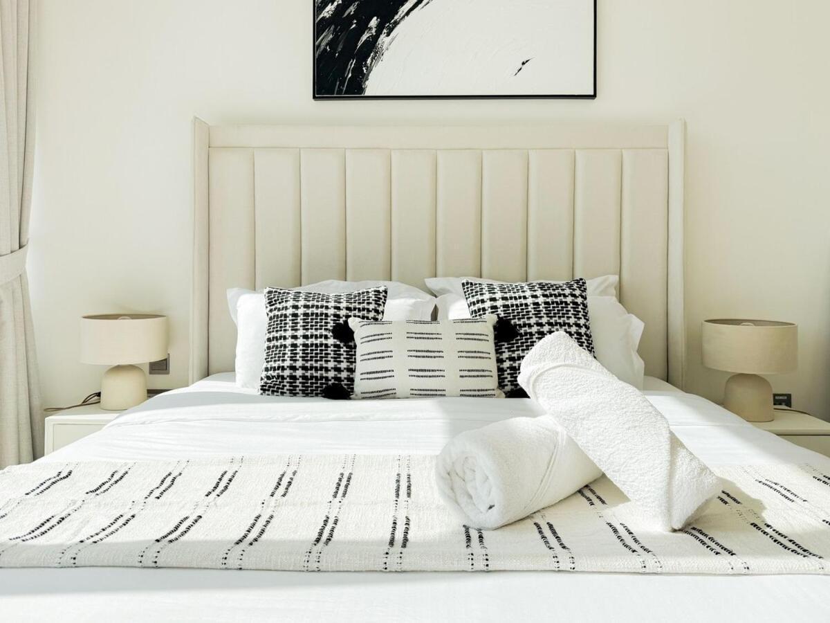 Apartment Azure - 1-bed Luxury By Crystal Lagoon, Downtown *