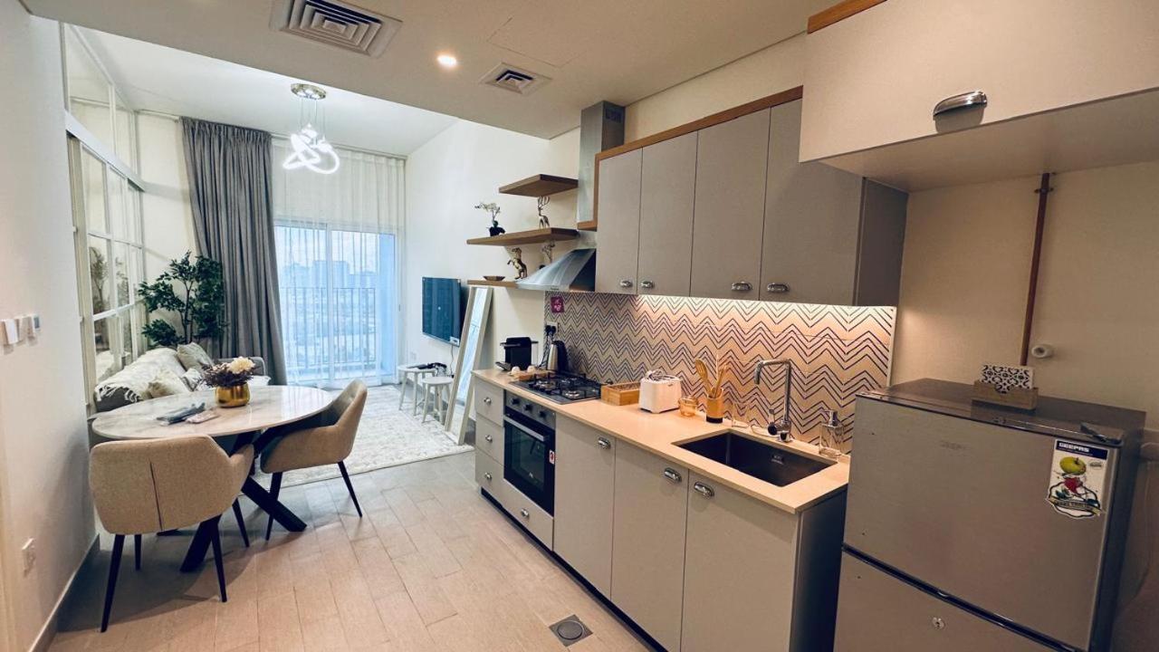 Apartment Brand New Azizi Riv 14 *