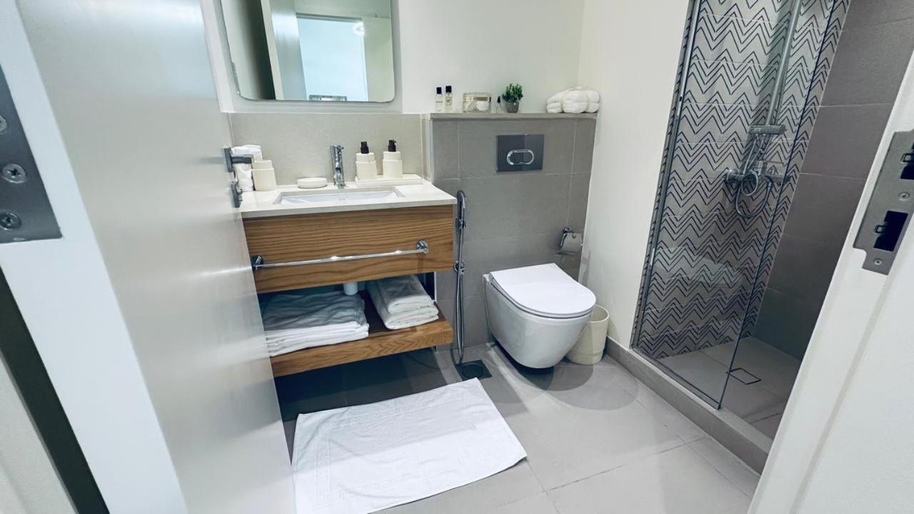 Apartment Brand New Azizi Riv 14 *