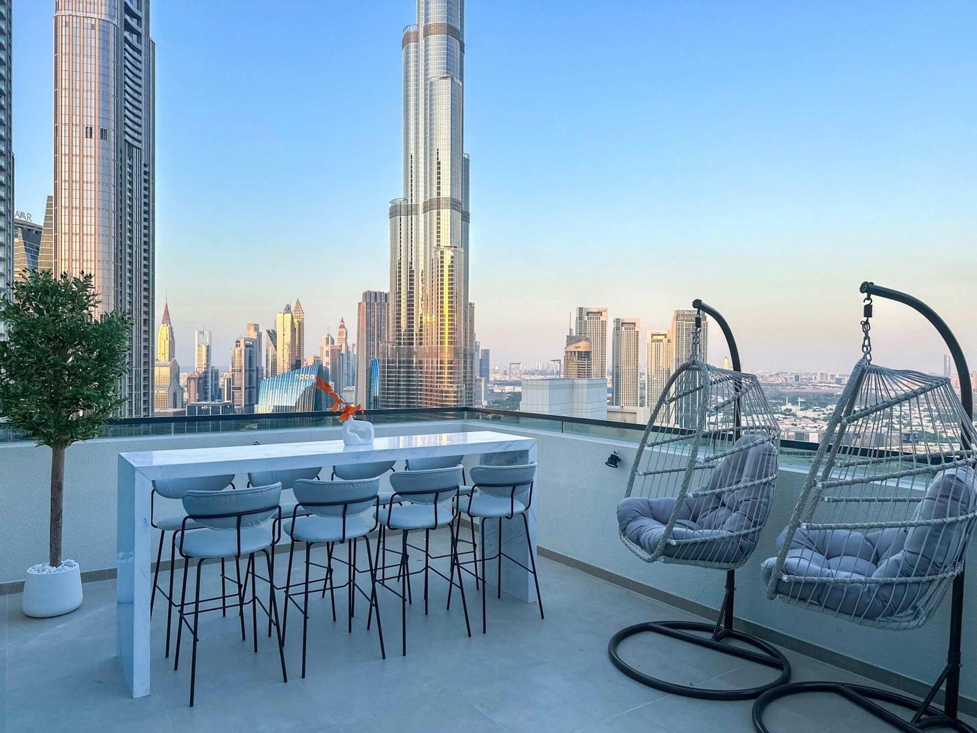 Unique Burj Khalifa View 3br On Floor
