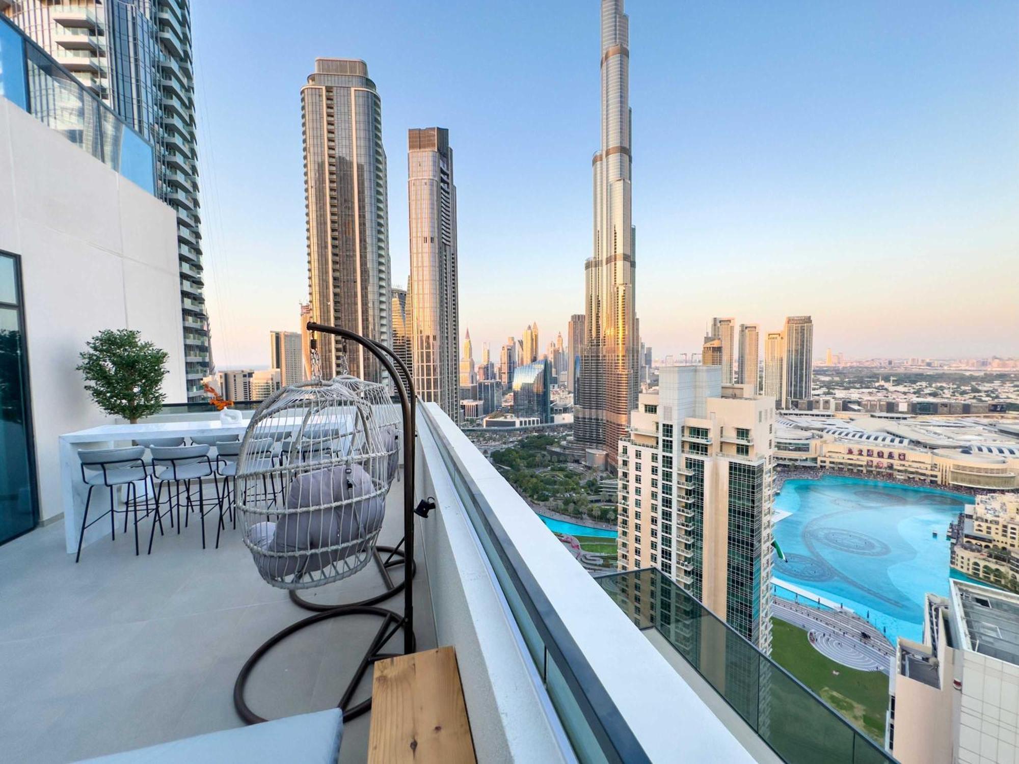 Unique Burj Khalifa View 3br On Floor Apartment