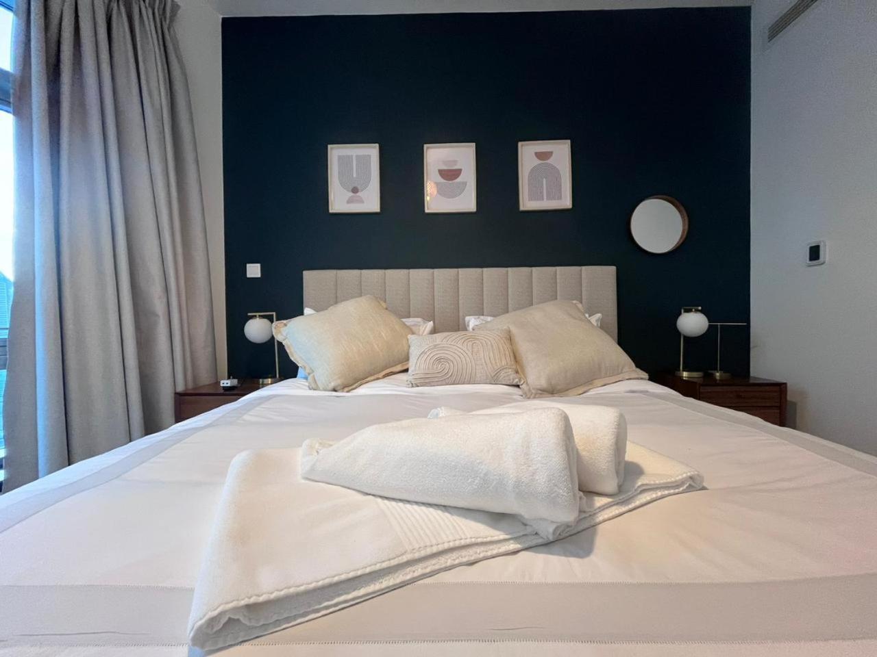 Bright And Spacious Flat Downtown Burj Khalifa Apartment Dubai
