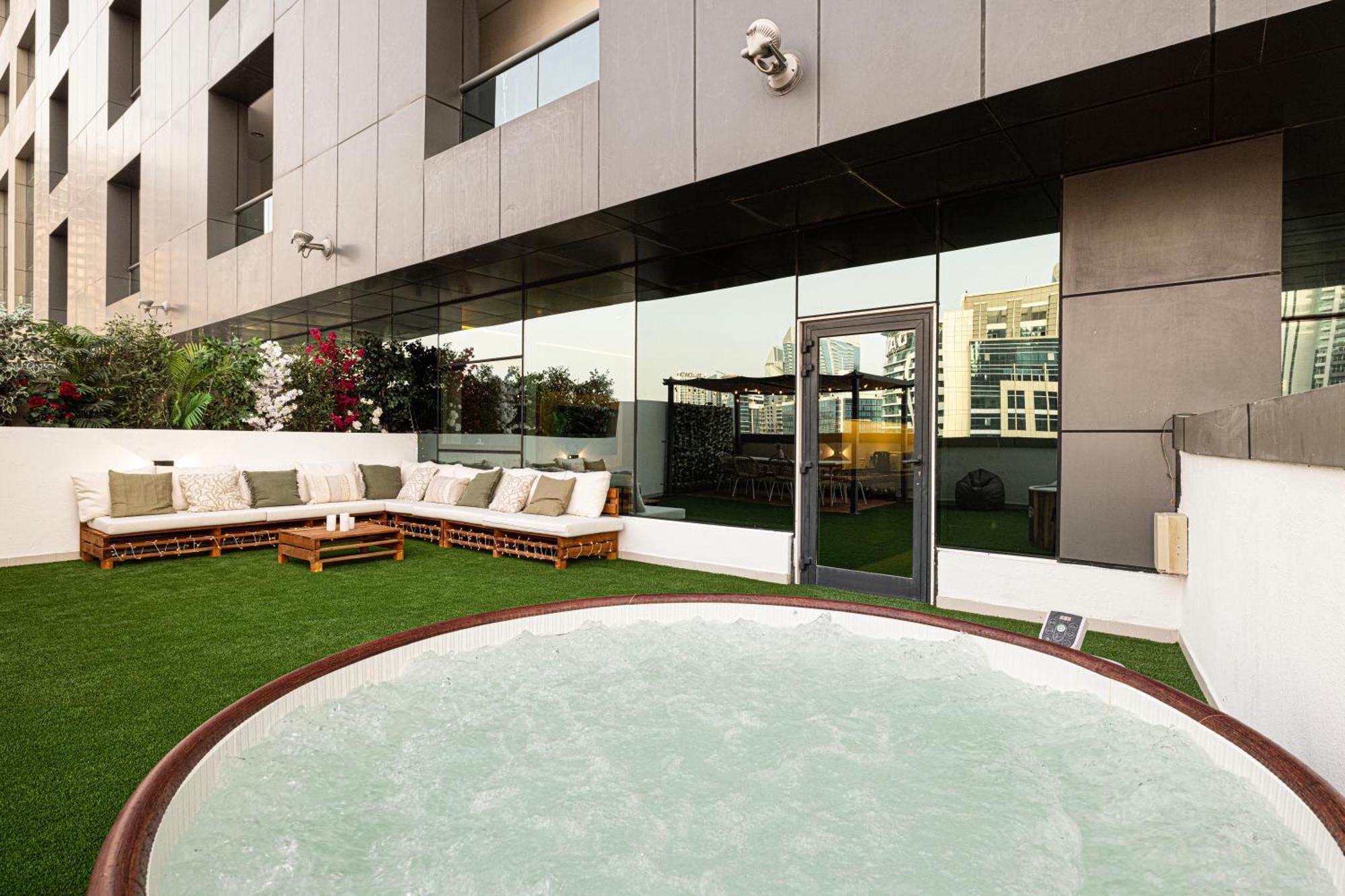 Downtown Views - The Penthouse Apartment