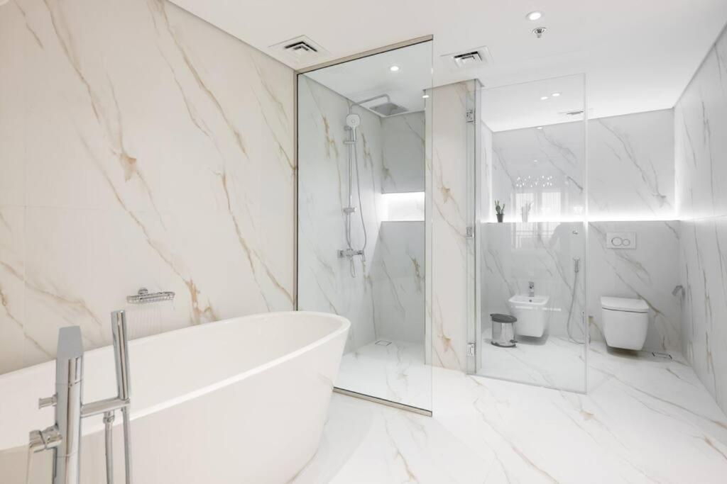 Upgraded Gorgeous 1br At 5 Star Apartment