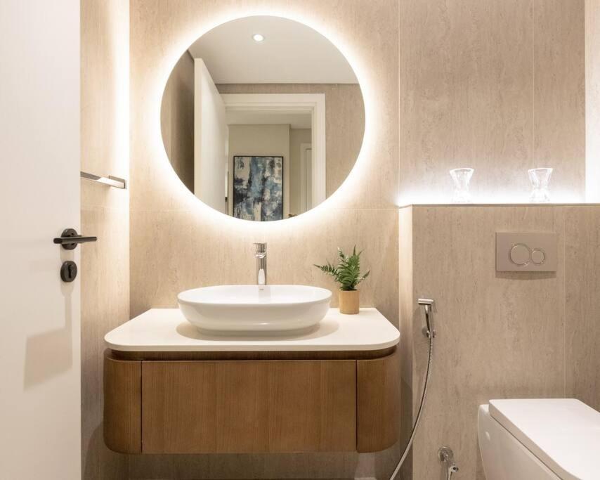 Upgraded Gorgeous 1br At 5 Star *