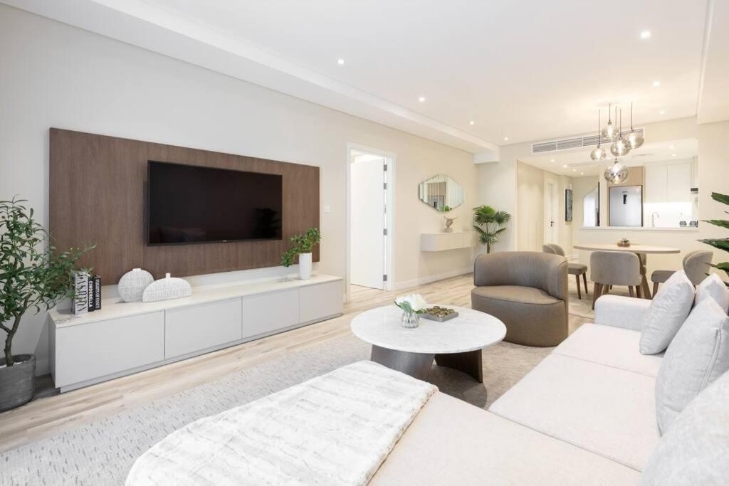 Upgraded Gorgeous 1br At 5 Star *