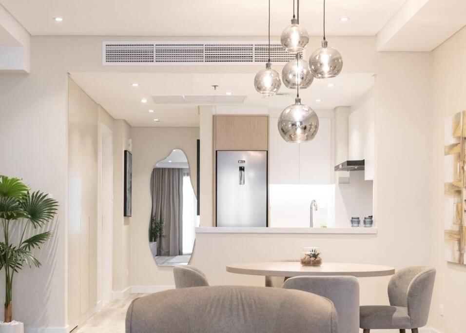 Upgraded Gorgeous 1br At 5 Star Apartment Dubai