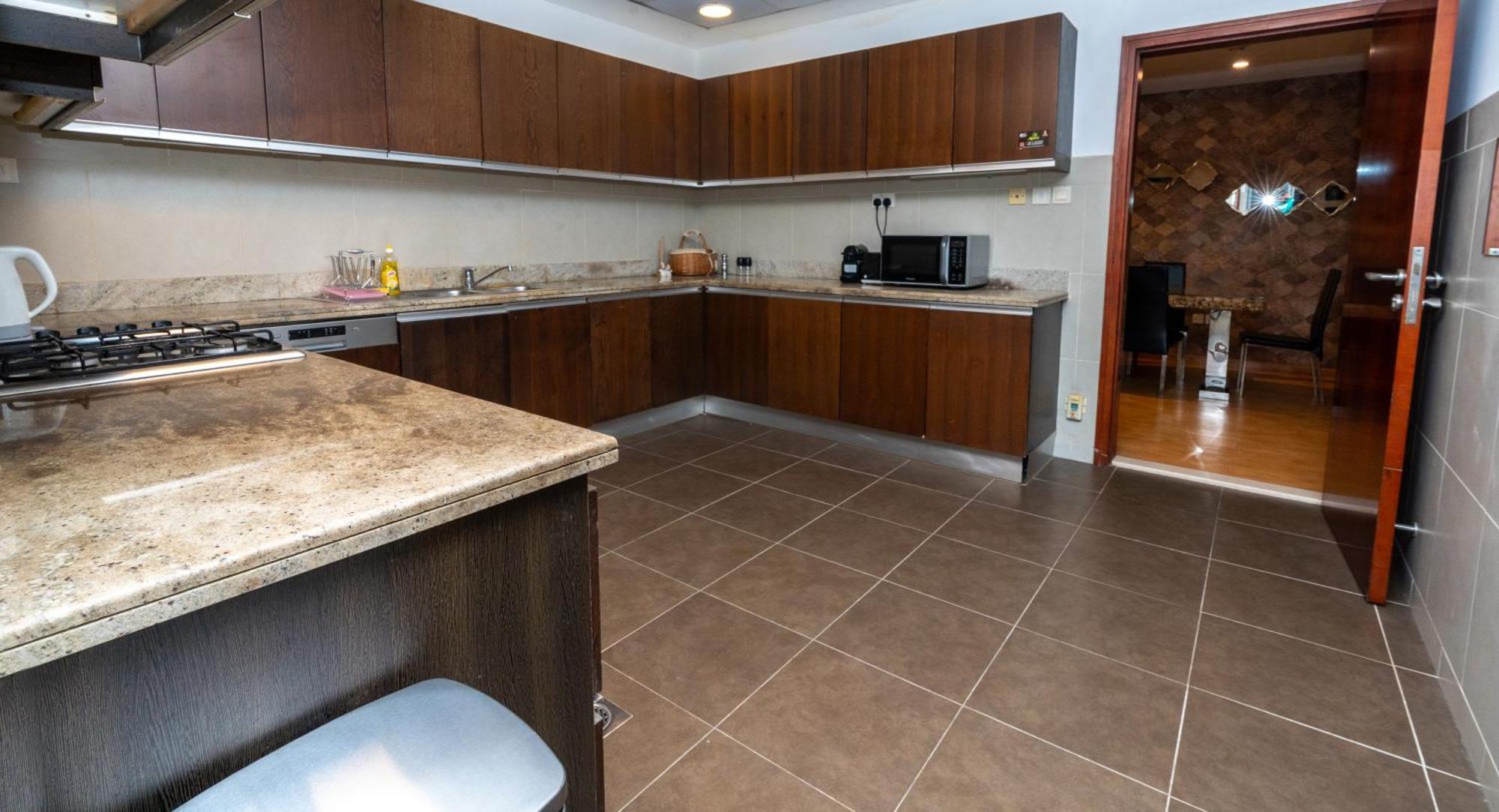 Spacious Family In Marina On The Walk Apartment