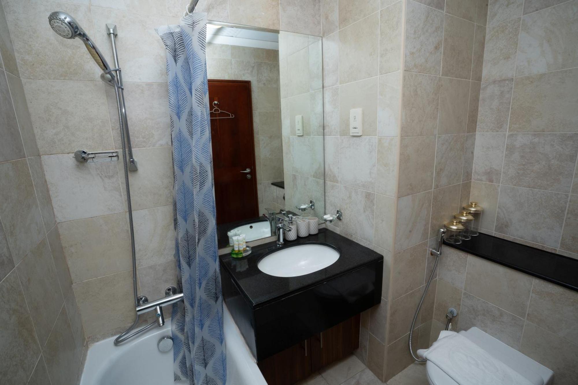 Apartment Spacious Family In Marina On The Walk Dubai