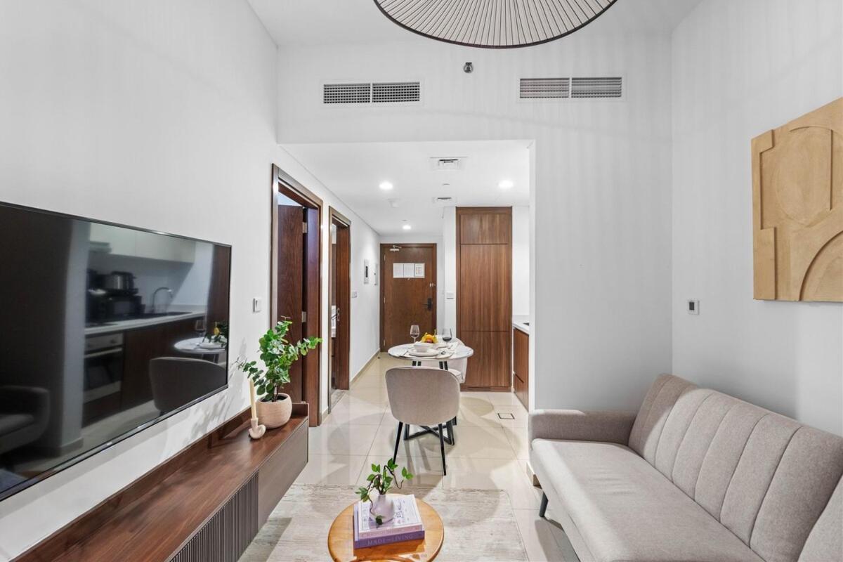 First Class 1br Iconic Views & Elegance Dubai