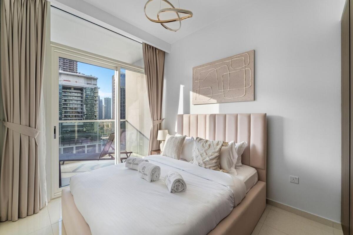 First Class 1br Iconic Views & Elegance Apartment Dubai