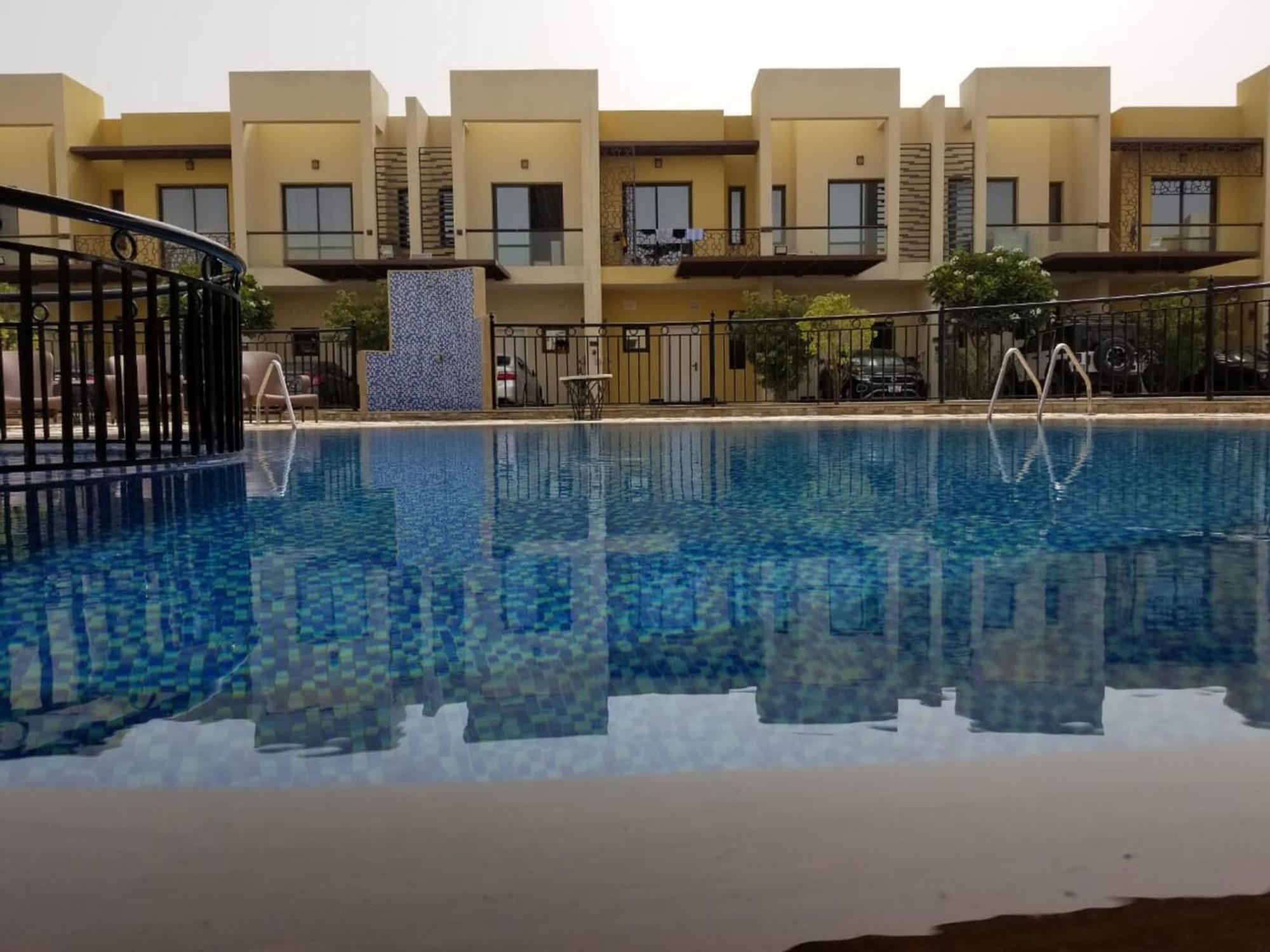 Dubai- 1 Bedroom Townhouse *
