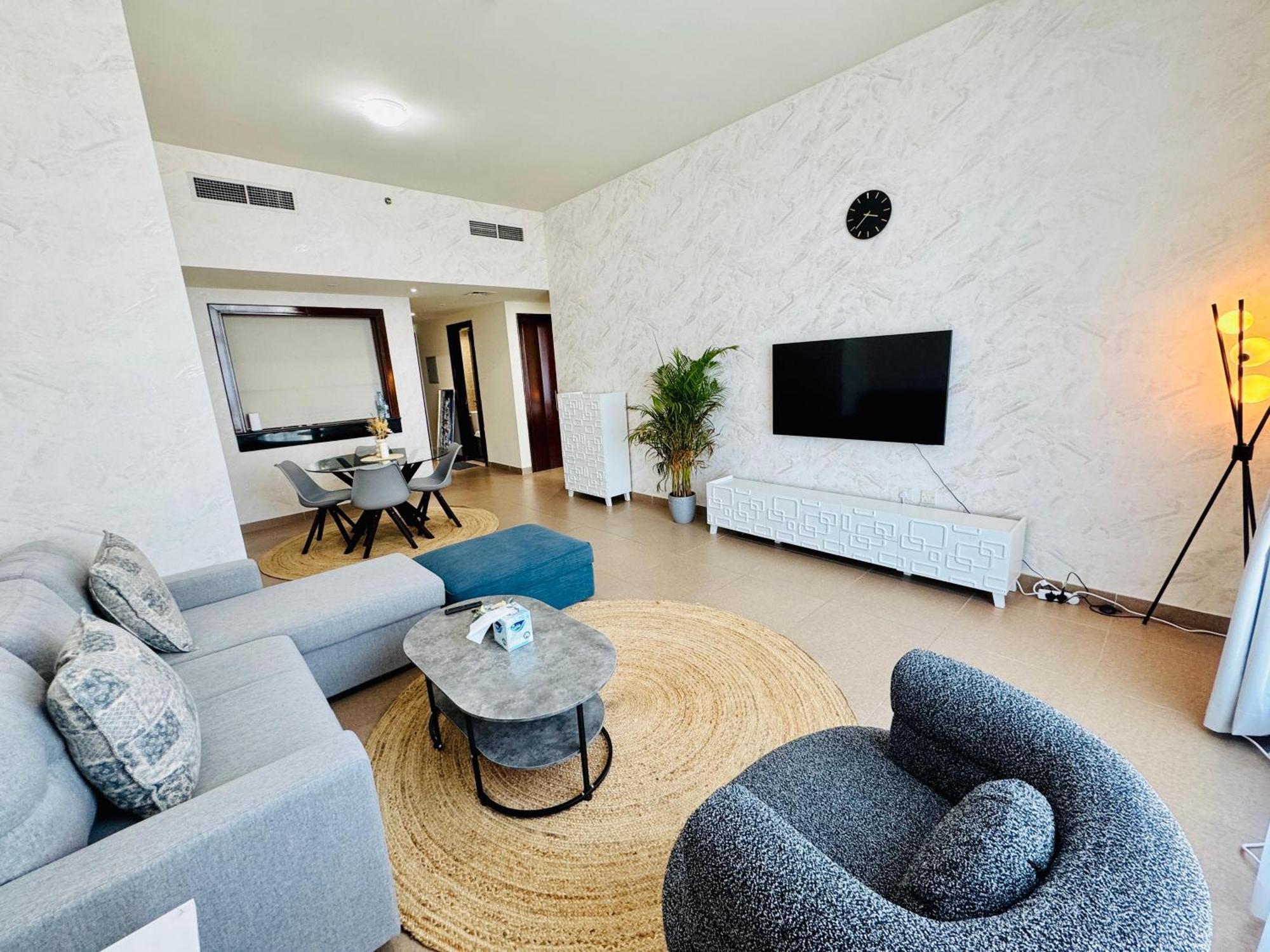 Luxury Hamilton Residency 1bhk Business Bay Marsai Drive Apartment *