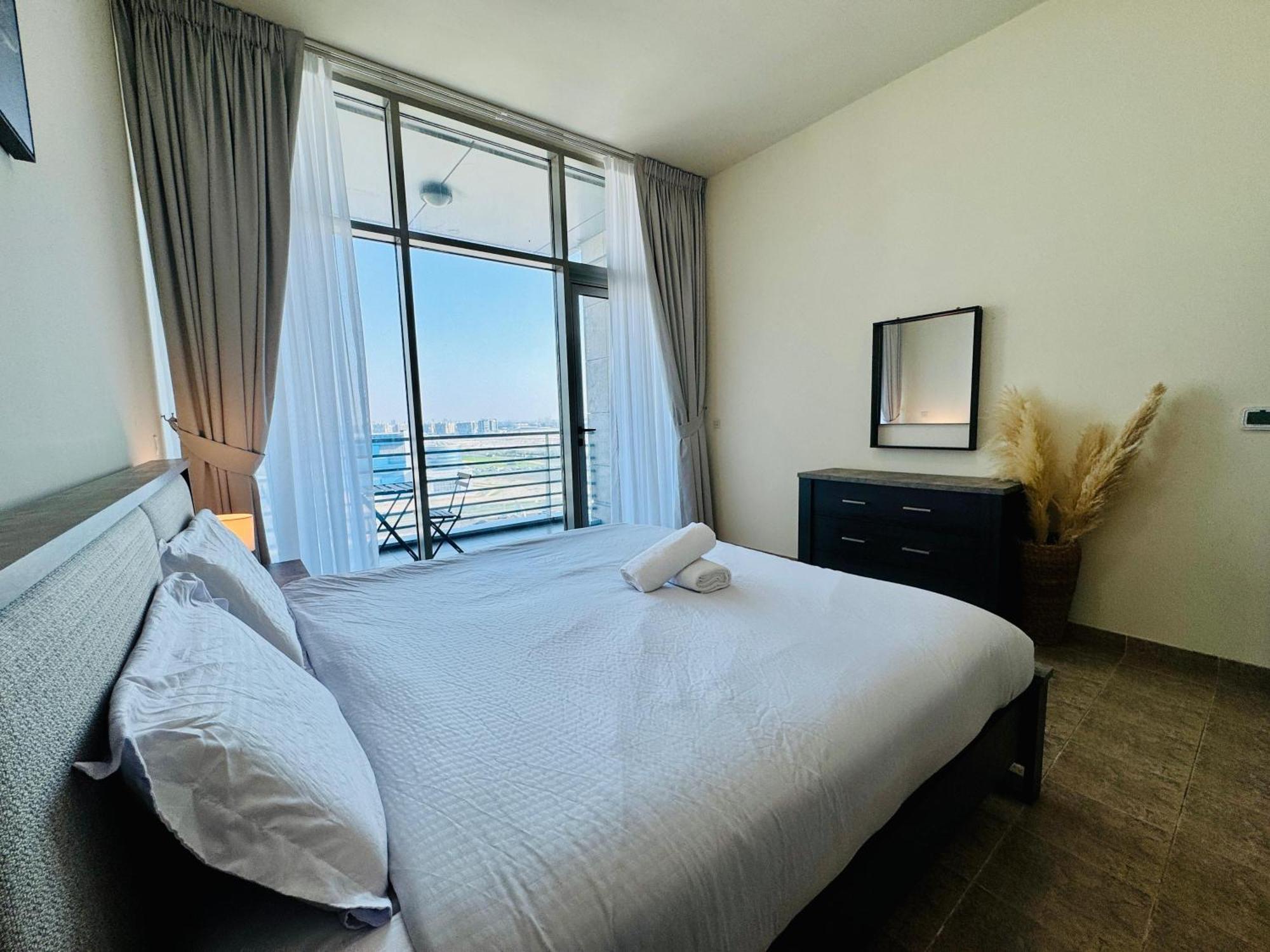 Apartment Luxury Hamilton Residency 1bhk Business Bay Marsai Drive Dubai