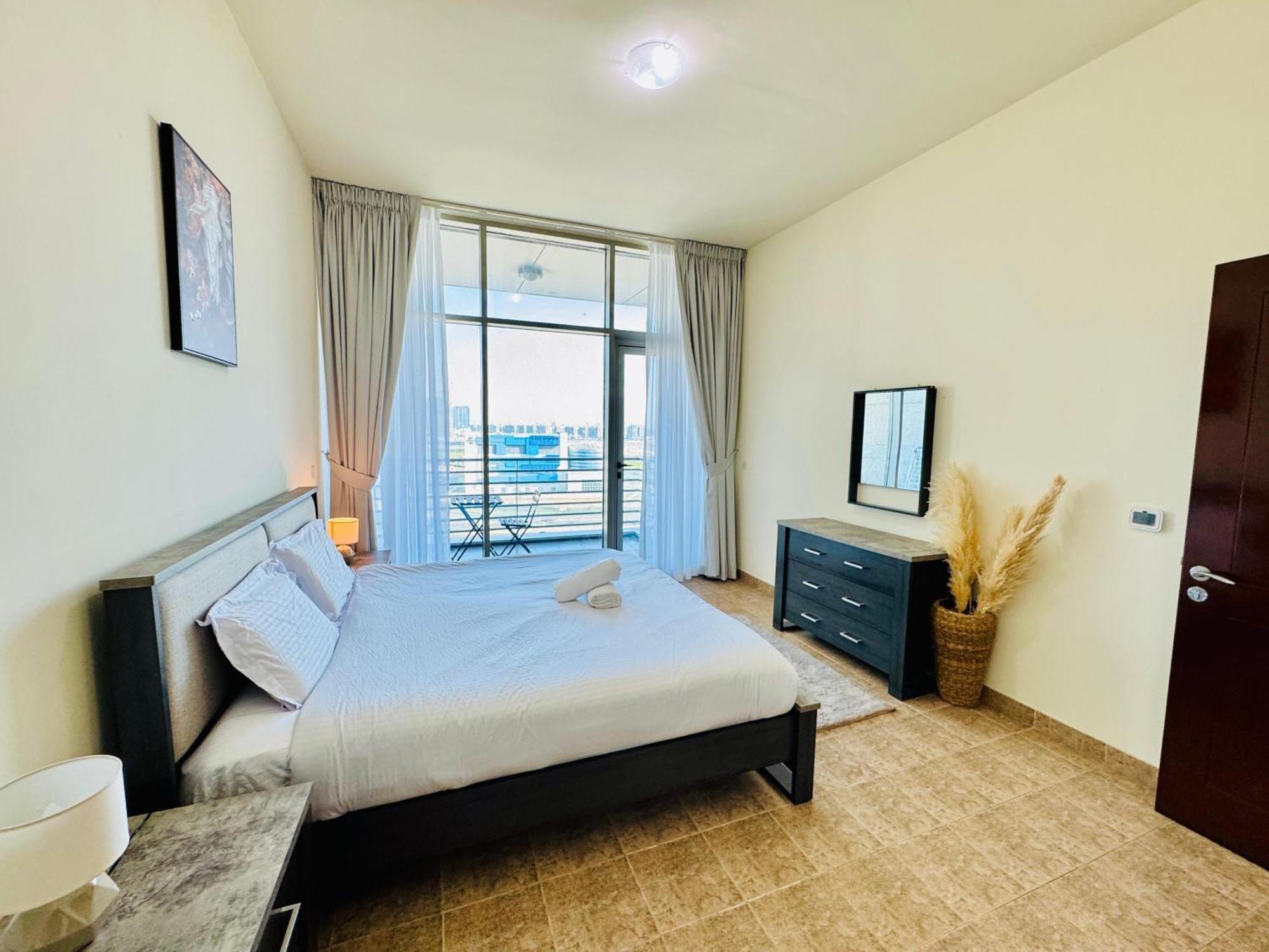 Luxury Hamilton Residency 1bhk Business Bay Marsai Drive
