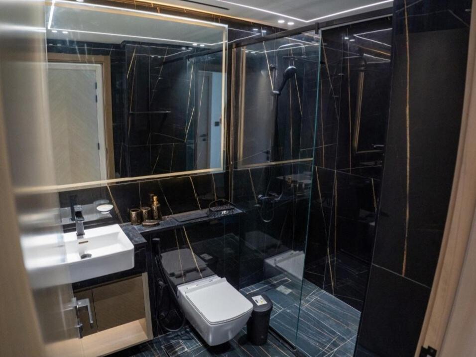 New & Fancy Ba Apartment *