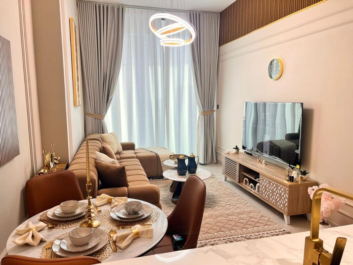 Apartment New & Fancy Ba Dubai