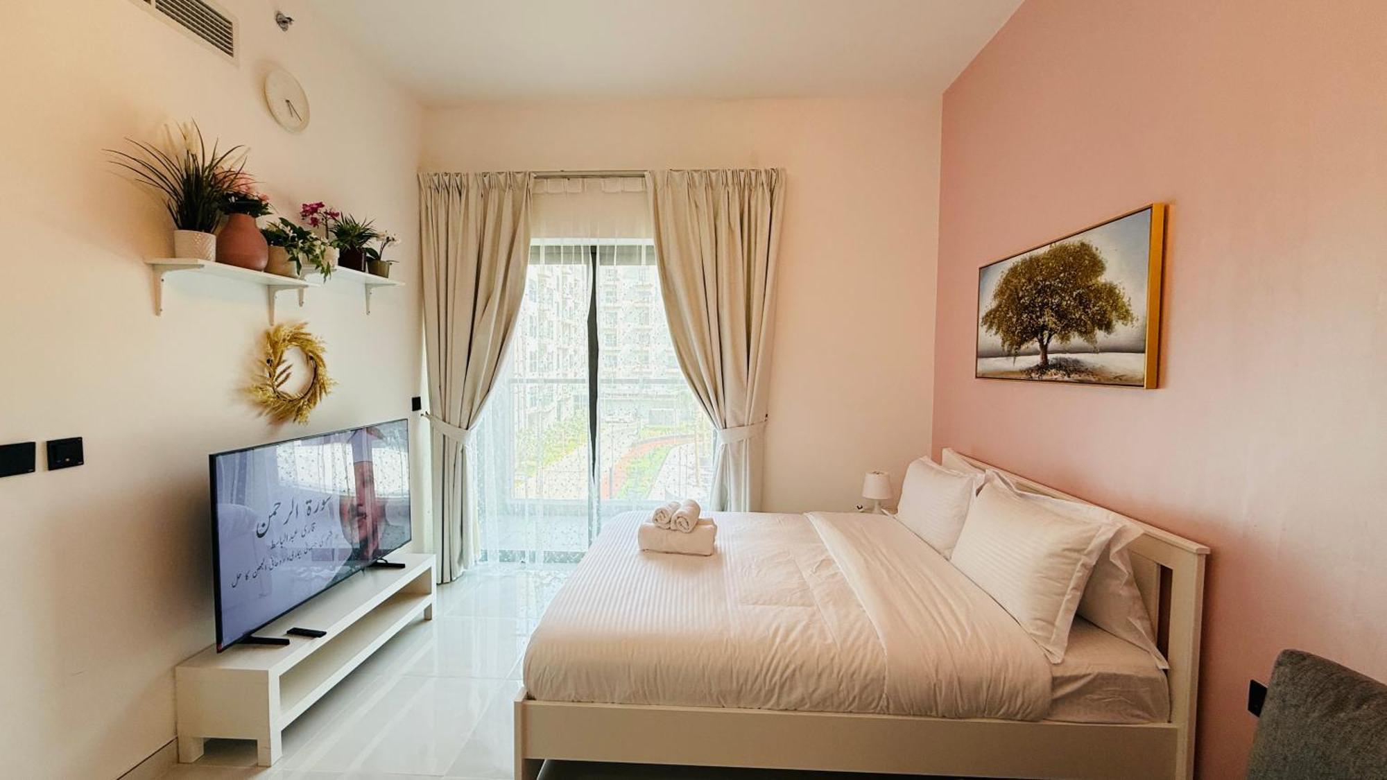 Lawnz Luxury Furnished With Balcony Swimming Pool Gym Kids Play Ground Apartment *