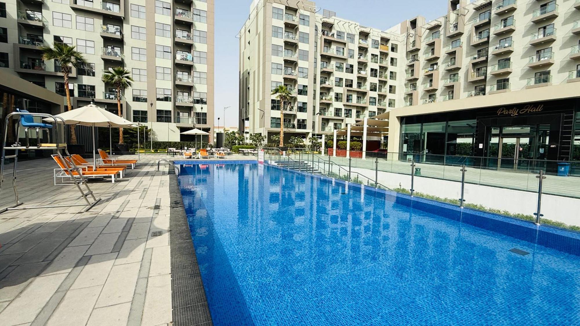 Lawnz Luxury Furnished With Balcony Swimming Pool Gym Kids Play Ground Apartment