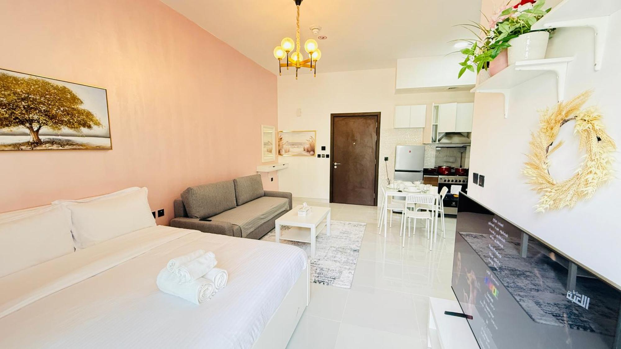 Lawnz Luxury Furnished With Balcony Swimming Pool Gym Kids Play Ground