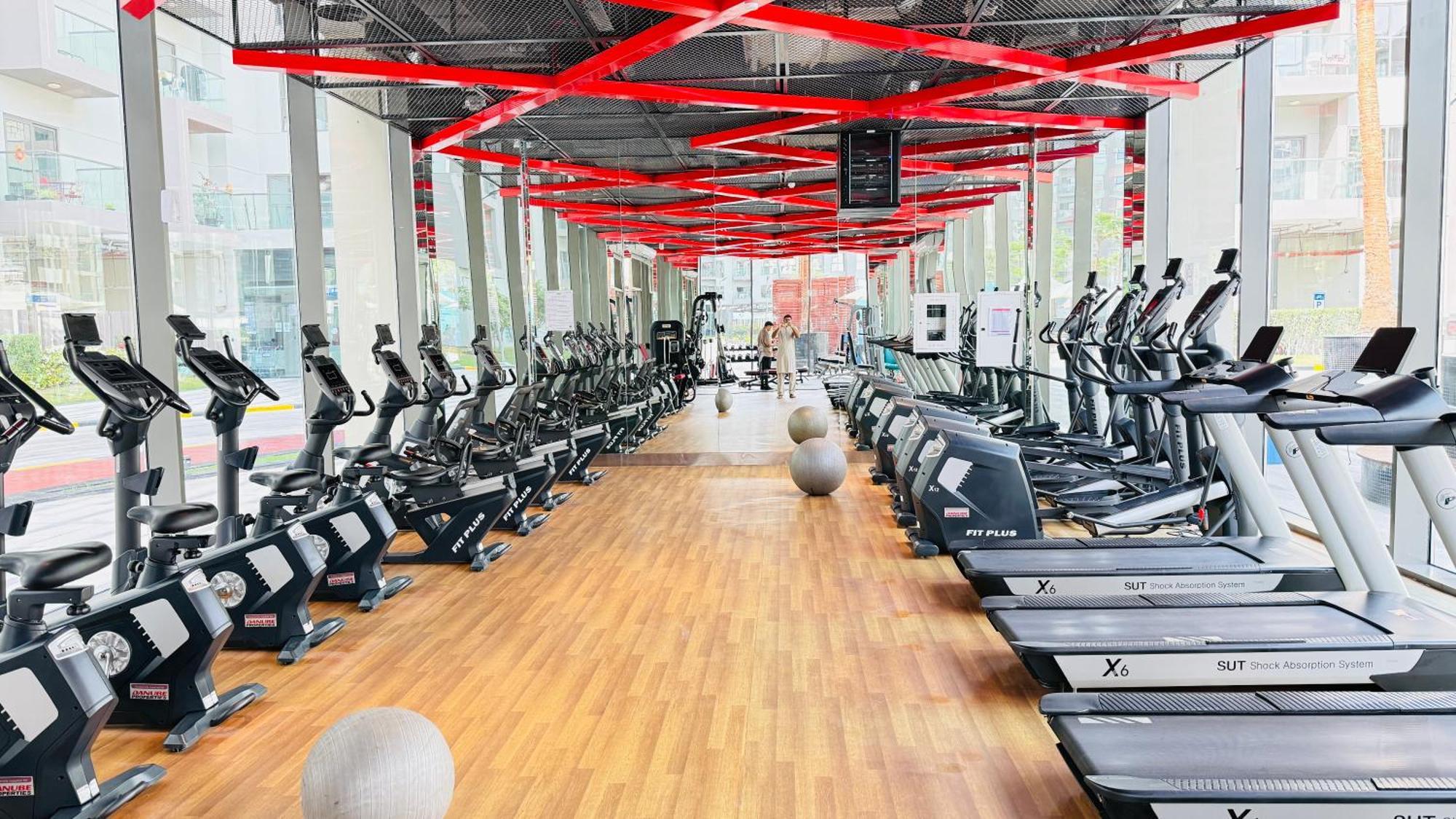 Lawnz Luxury Furnished With Balcony Swimming Pool Gym Kids Play Ground Apartment