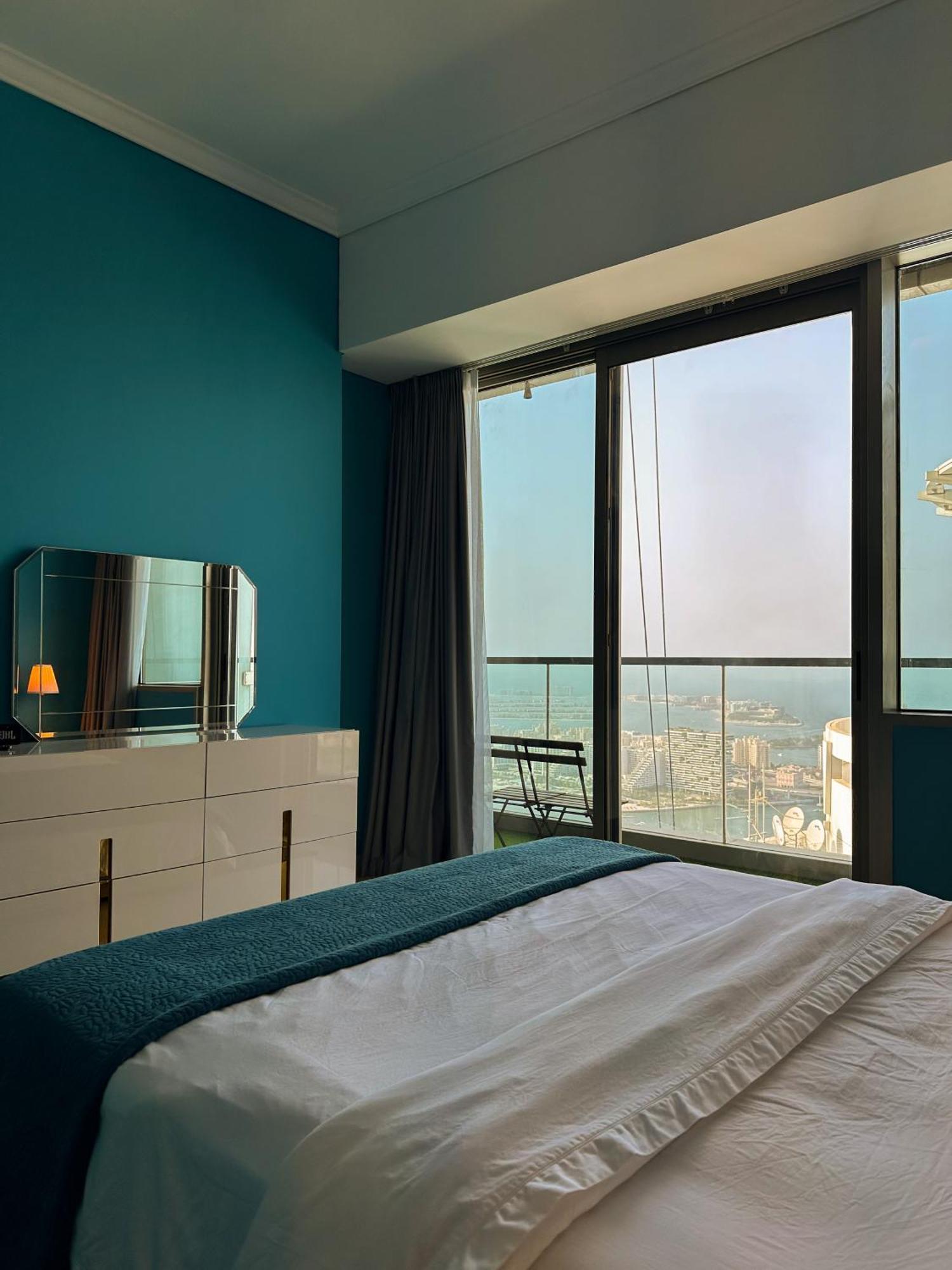 Ocean Heights Palm View 1 Bedroom Apartment *