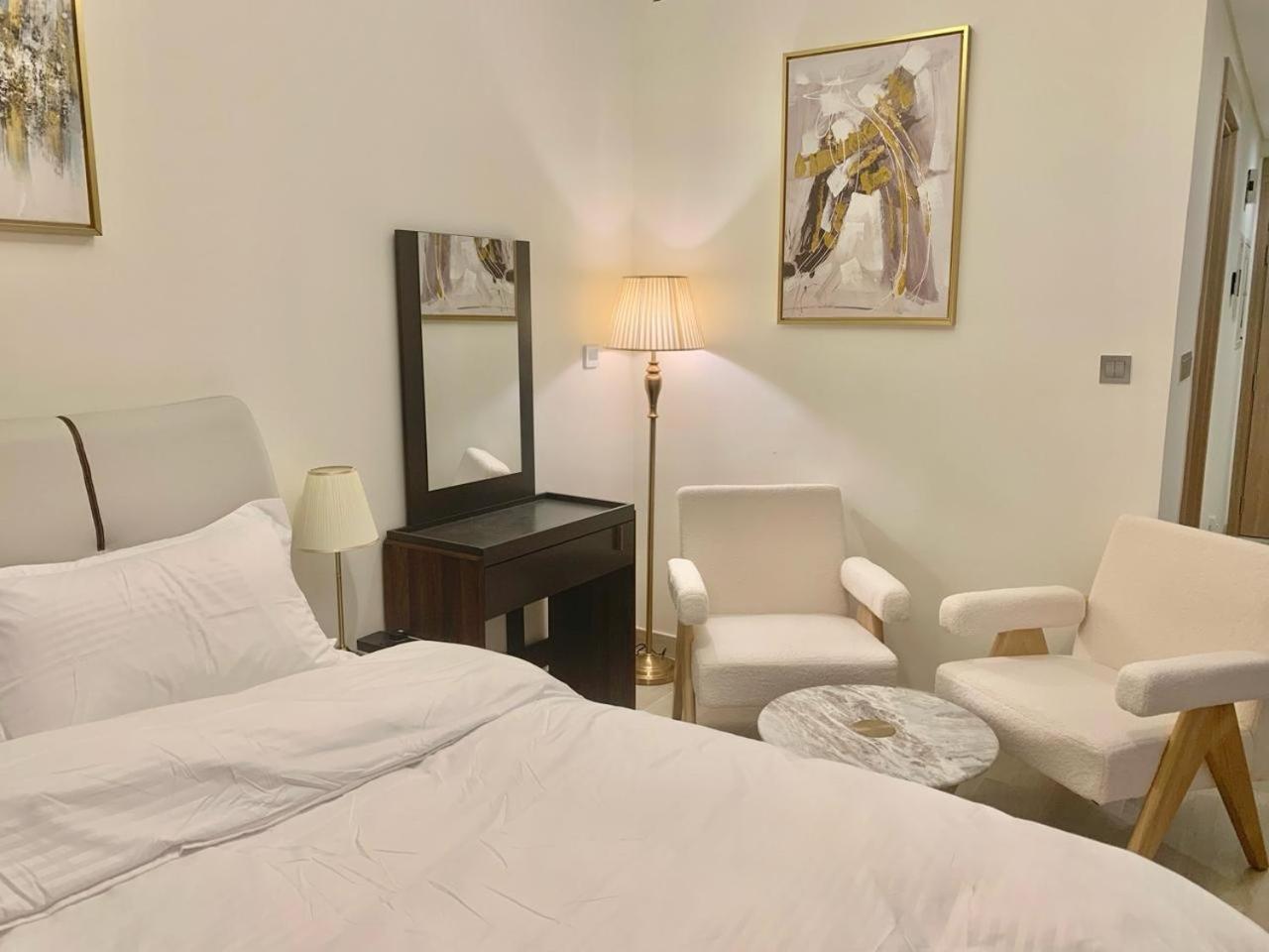 Apartment Azizi Rivera Luxury Dubai