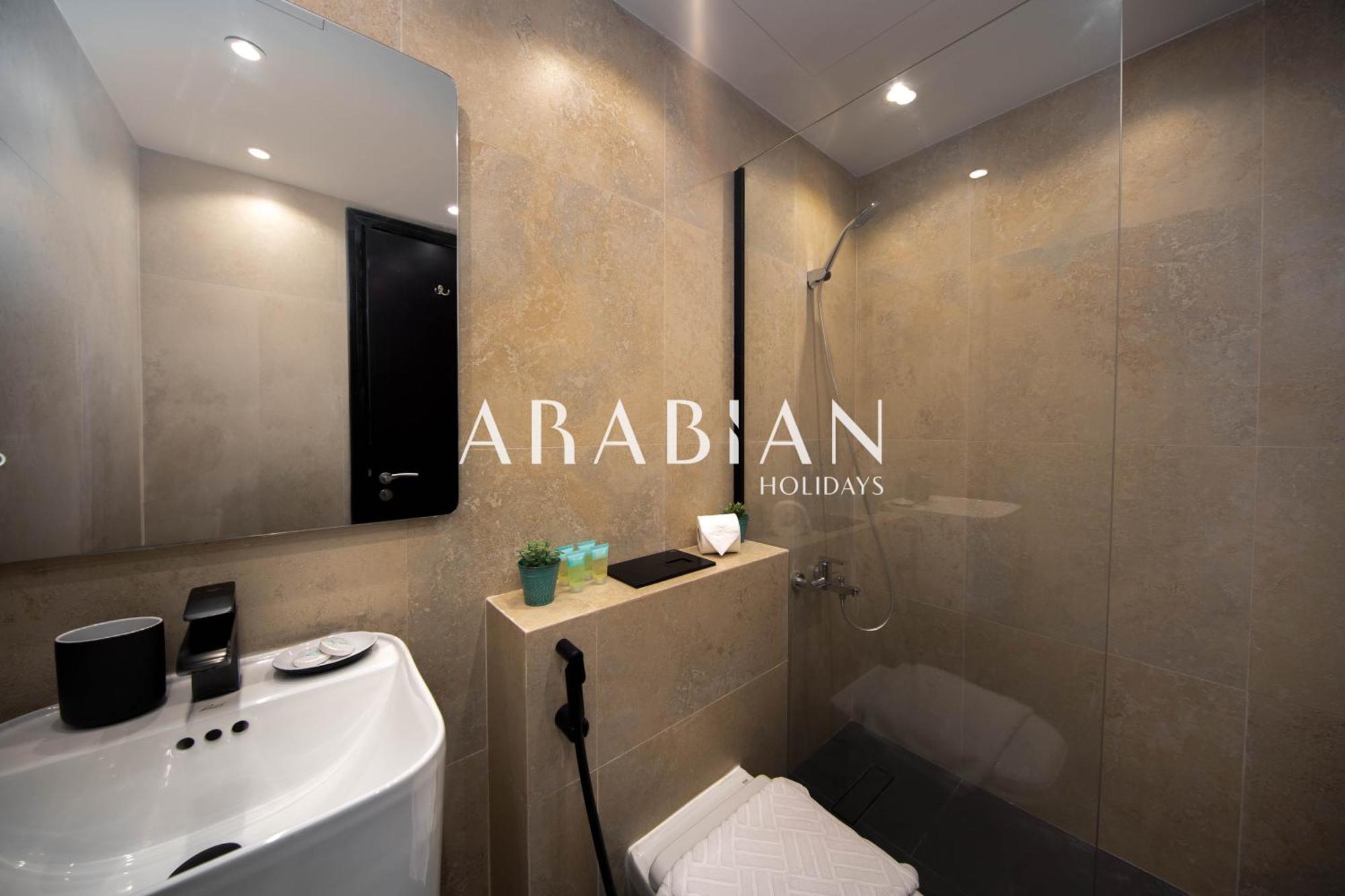 Beautiful Newly Renovated - Jlt