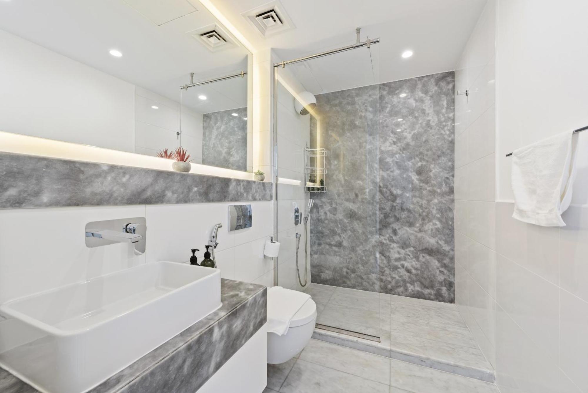Vayk - Modern 1 Bd With Stunning Views Dubai