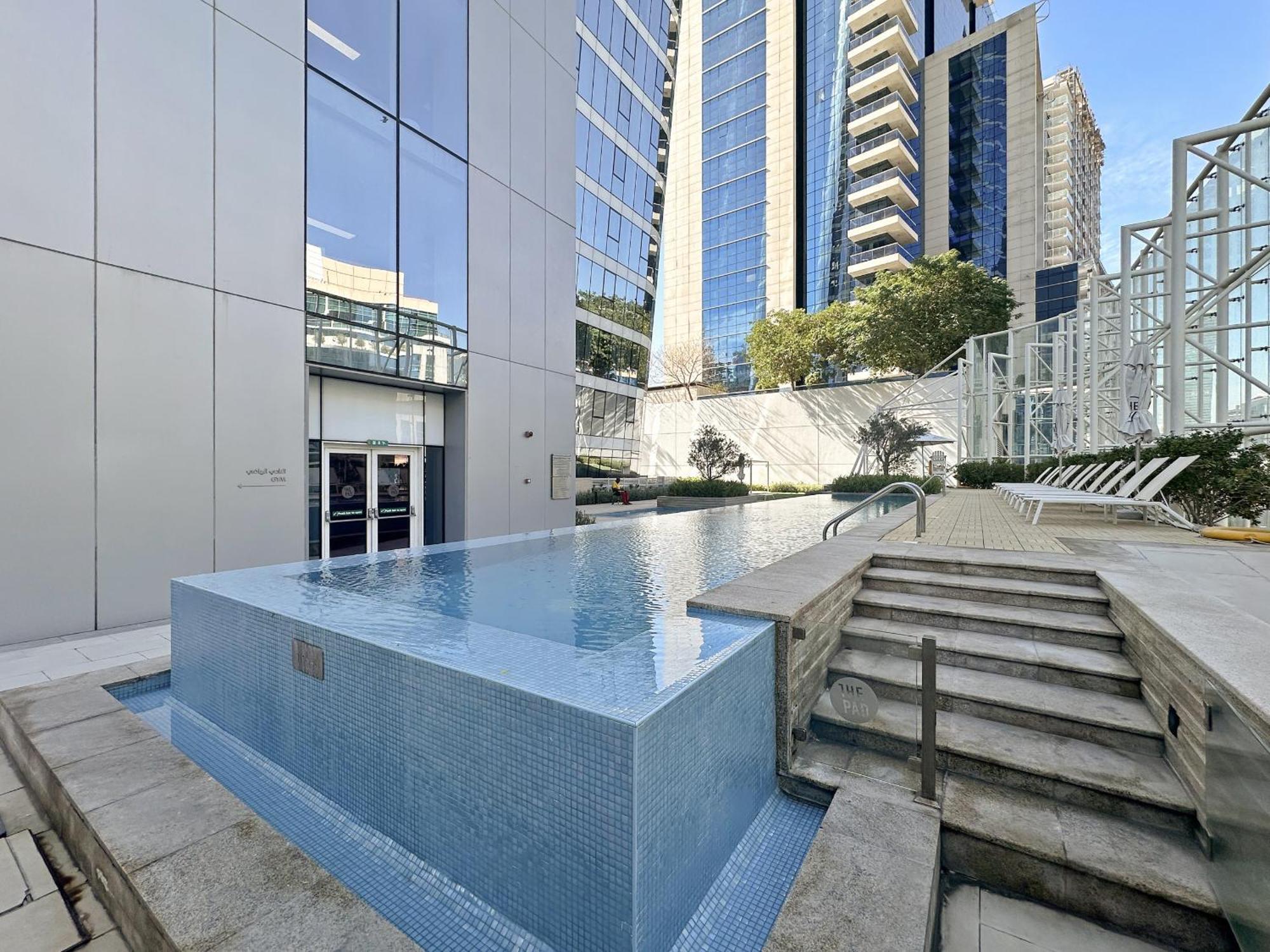 Vayk - Modern 1 Bd With Stunning Views Apartment *