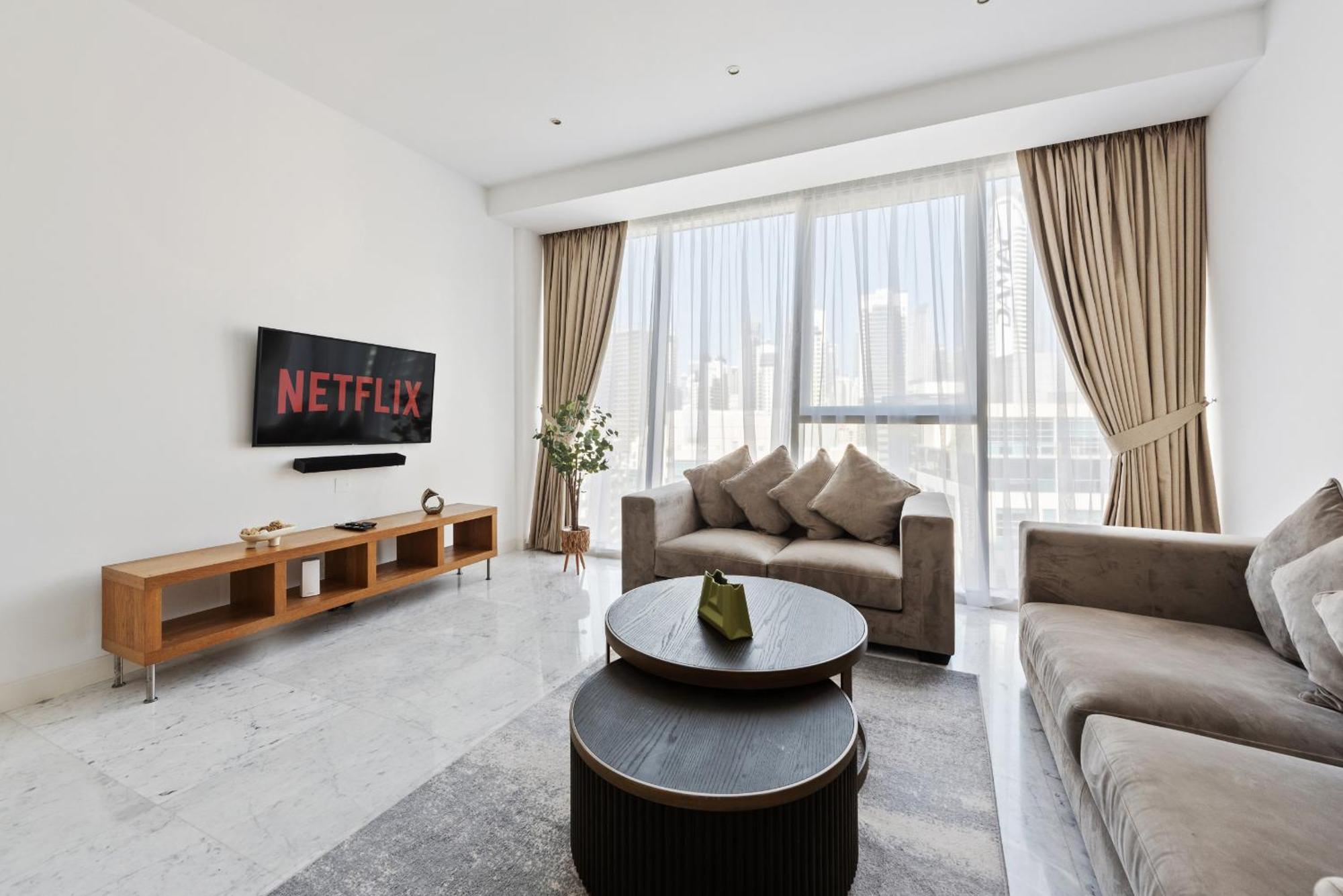 Vayk - Modern 1 Bd With Stunning Views Apartment