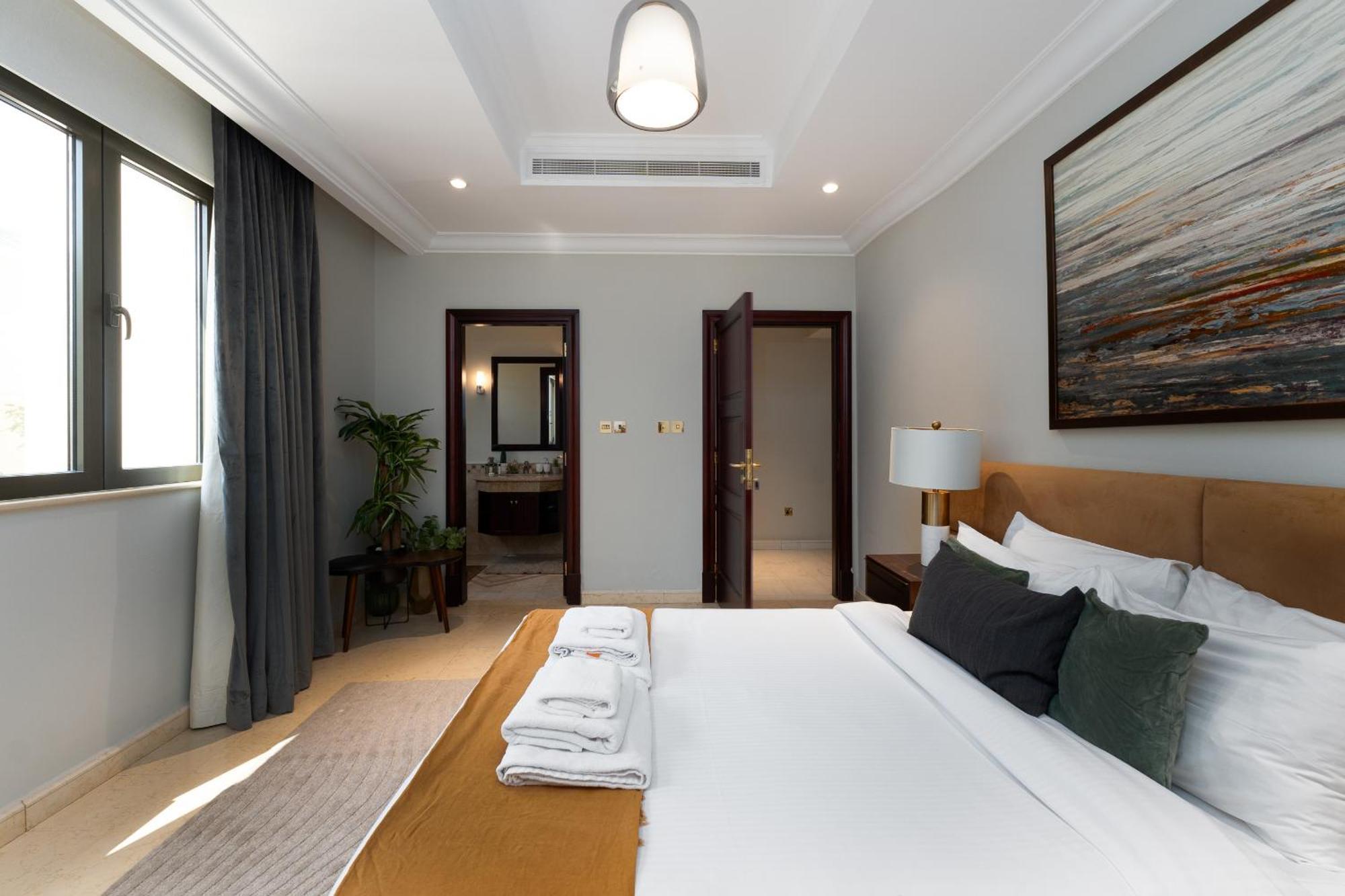 Frond D, Beachfront Villa, Palm Jumeirah - Mint Homes Villa *