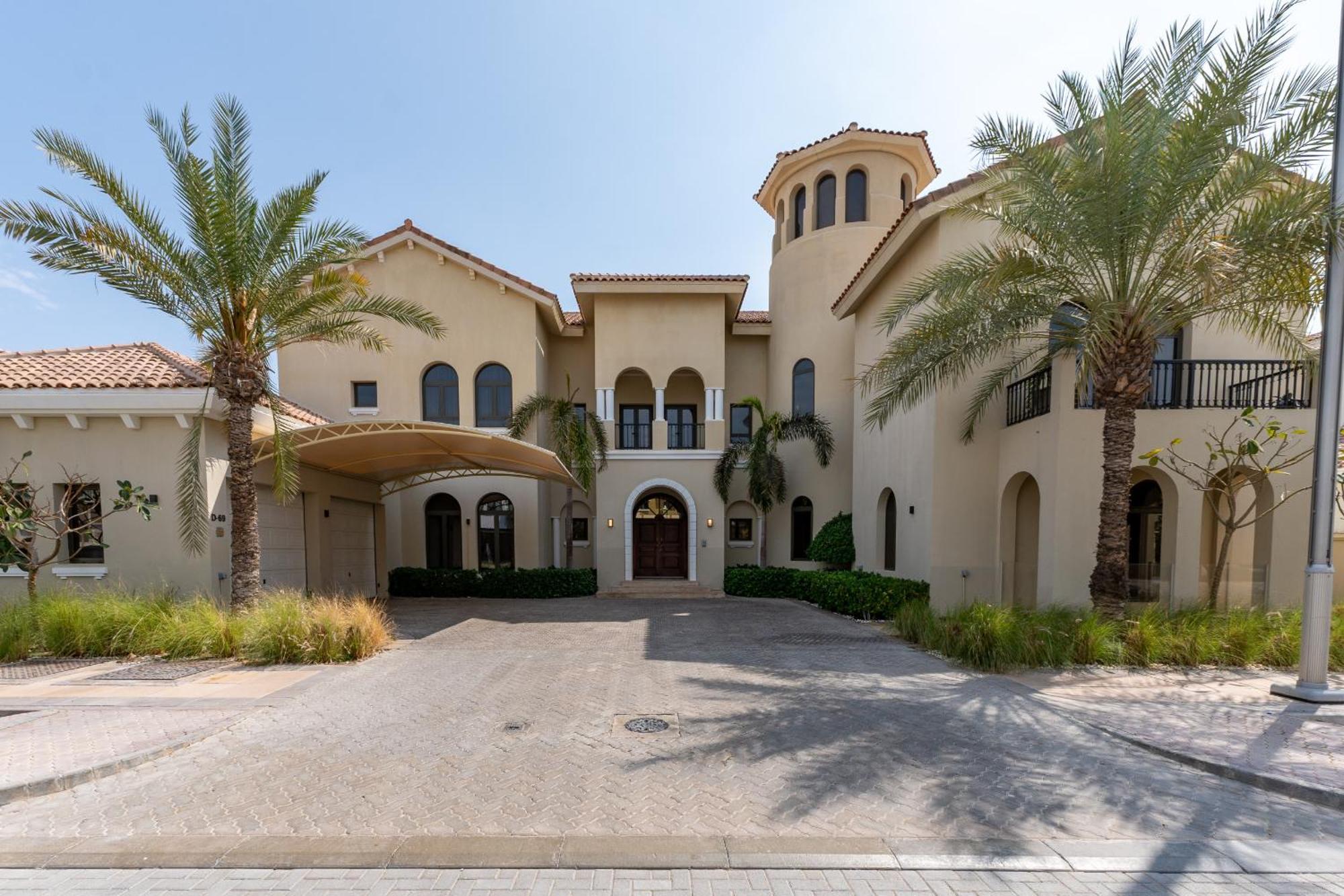 Villa Frond D, Beachfront Villa, Palm Jumeirah - Mint Homes