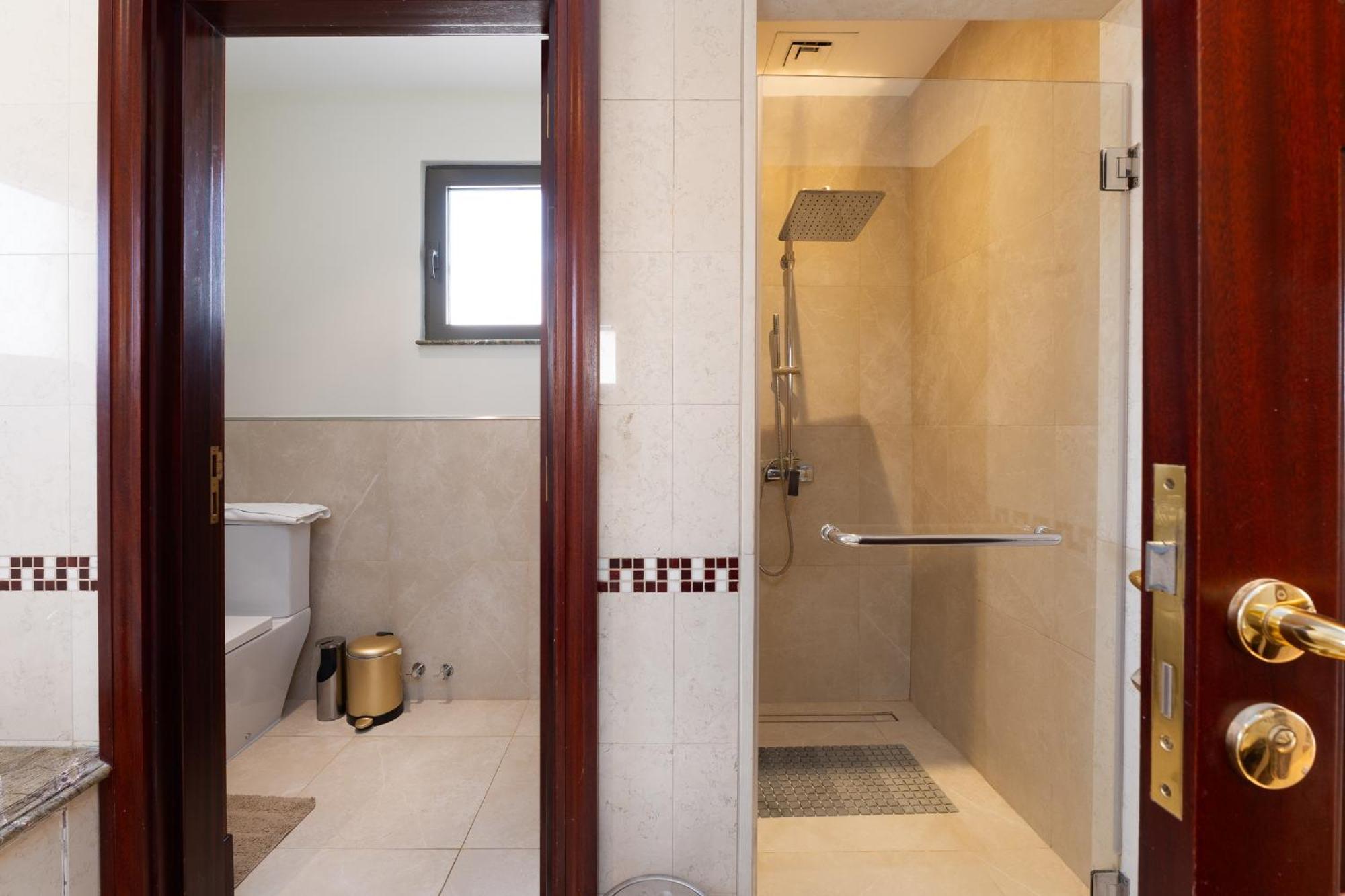 Frond D, Beachfront Villa, Palm Jumeirah - Mint Homes Villa *
