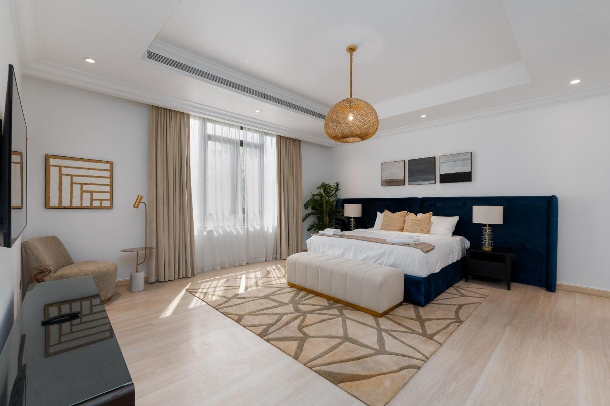 Frond D, Beachfront Villa, Palm Jumeirah - Mint Homes Dubai