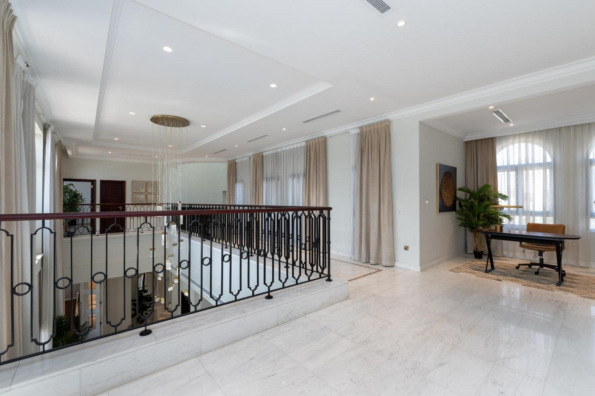 Frond D, Beachfront Villa, Palm Jumeirah - Mint Homes * Dubai