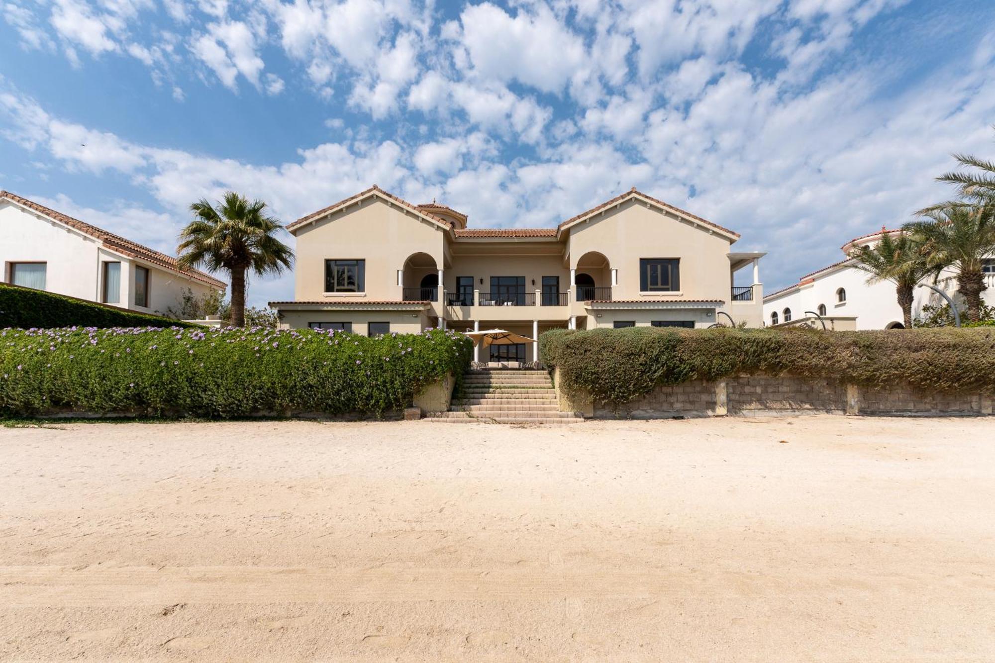 Villa Frond D, Beachfront Villa, Palm Jumeirah - Mint Homes *