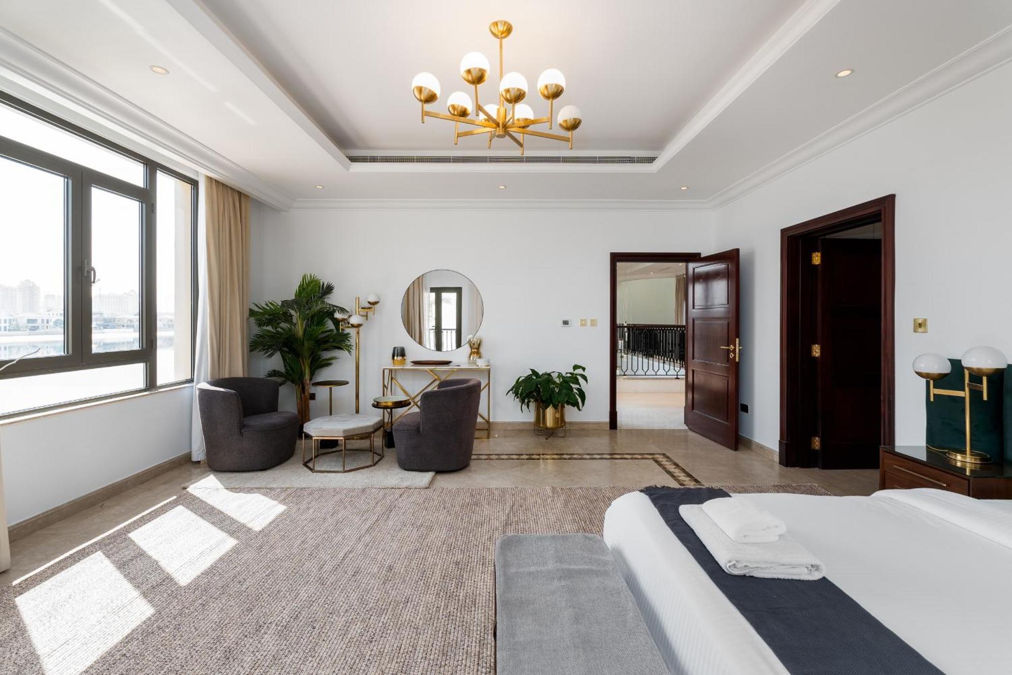 Frond D, Beachfront Villa, Palm Jumeirah - Mint Homes *