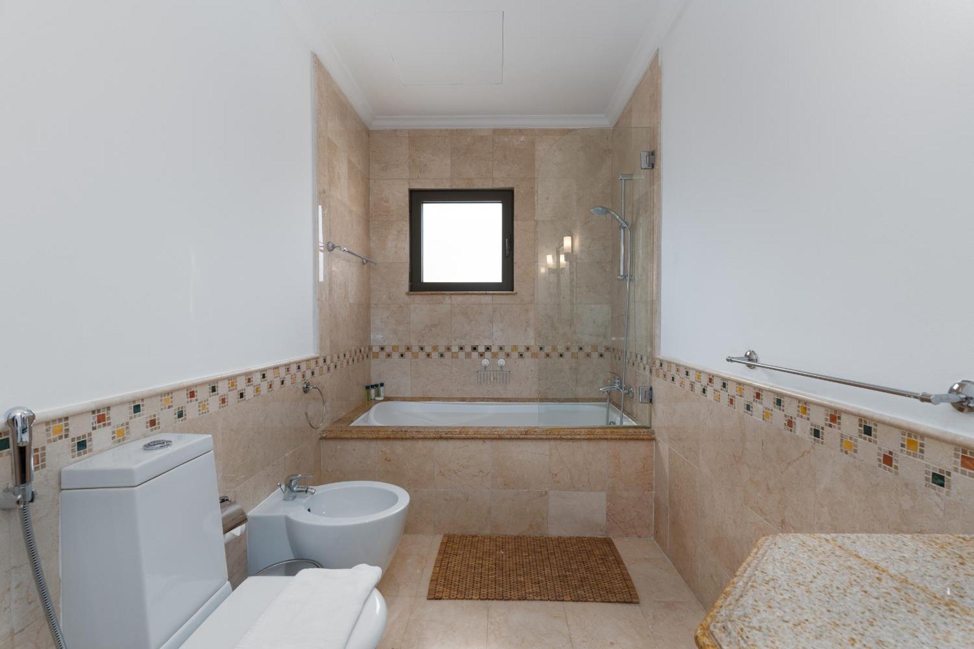 Frond D, Beachfront Villa, Palm Jumeirah - Mint Homes Dubai