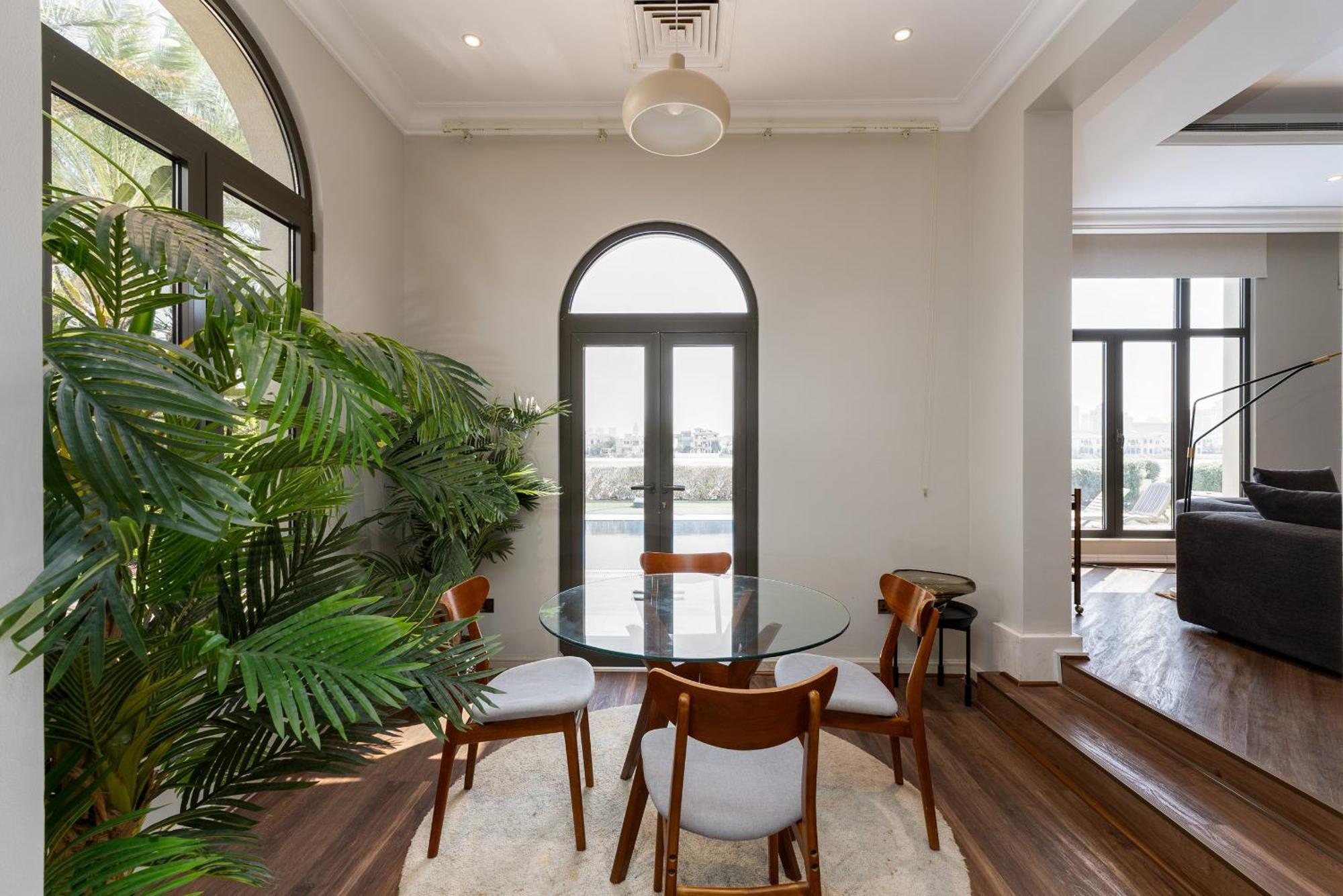 Frond D, Beachfront Villa, Palm Jumeirah - Mint Homes Dubai